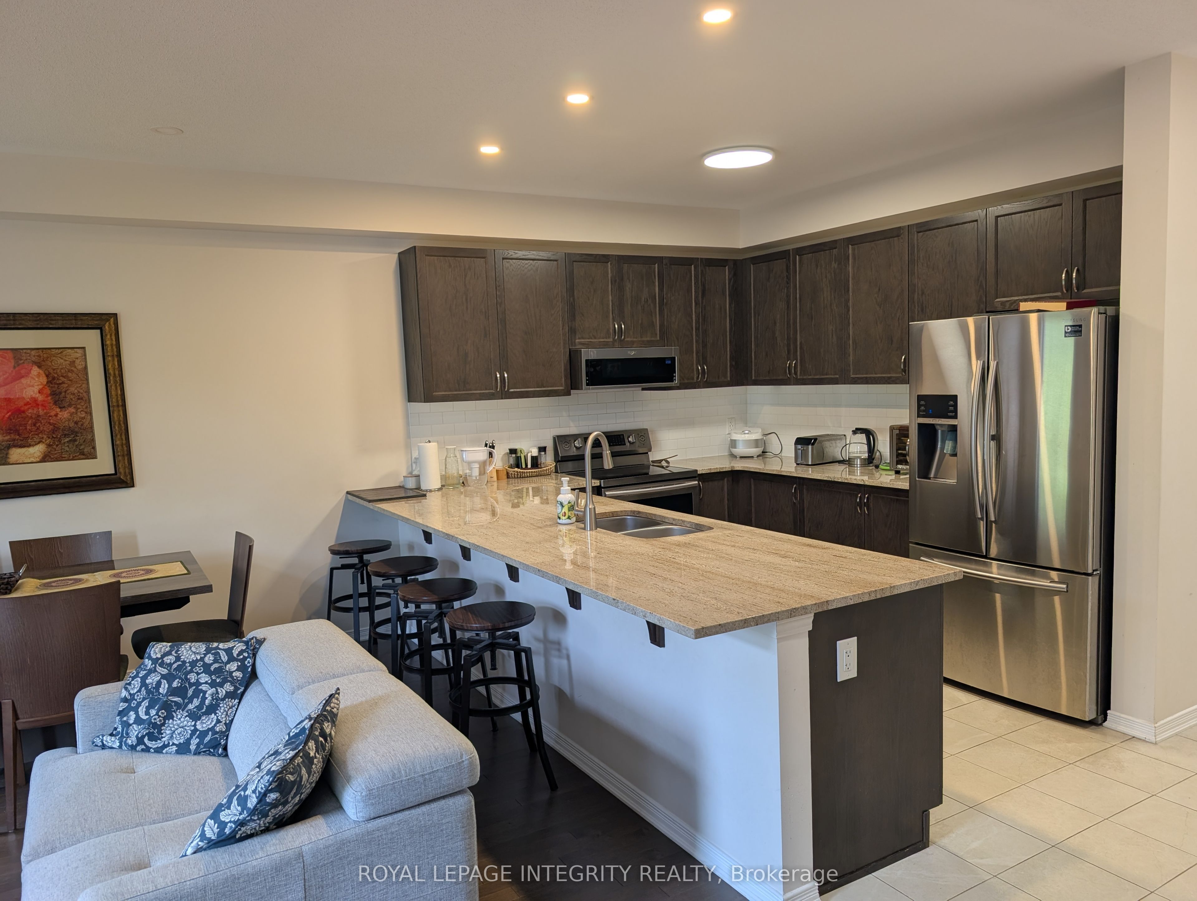 3230 Harvester Crescent Property Photo 6