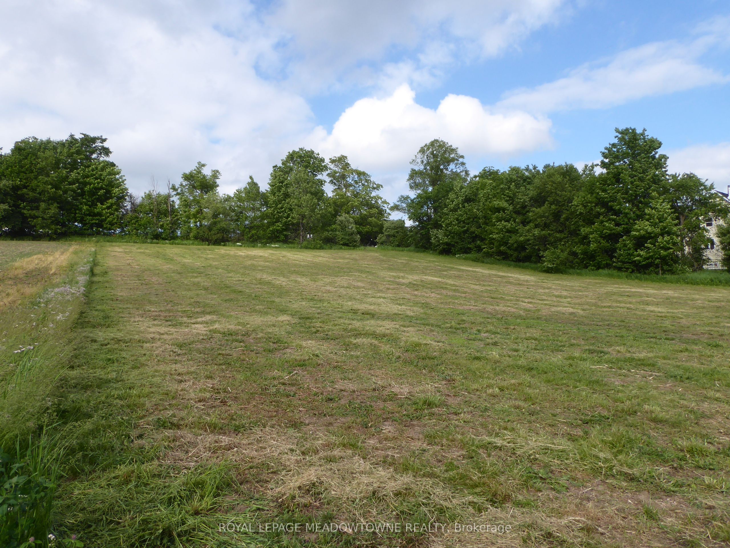 5224 Third Line Property Photo 13