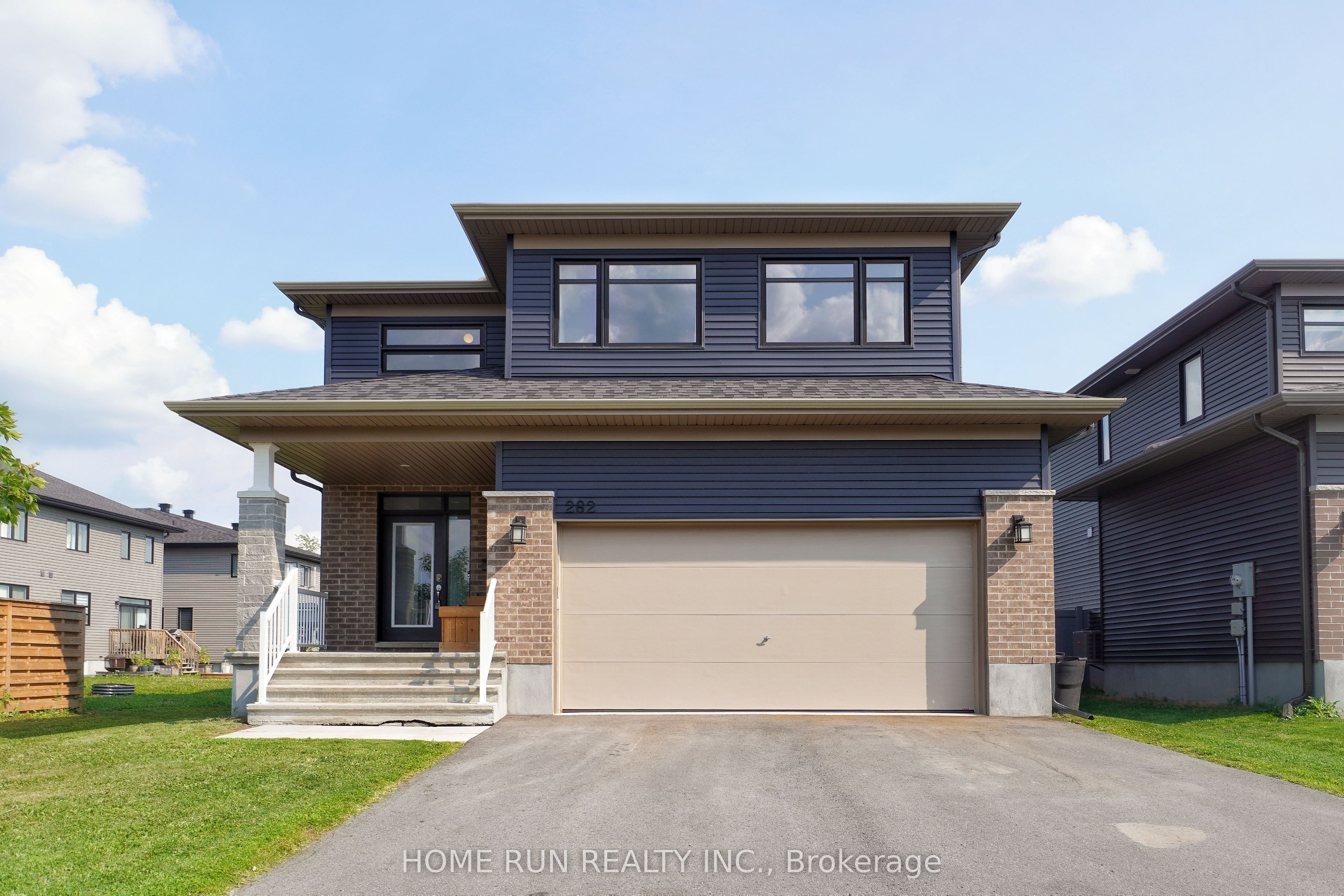282 Nelson Street E Property Photo 1