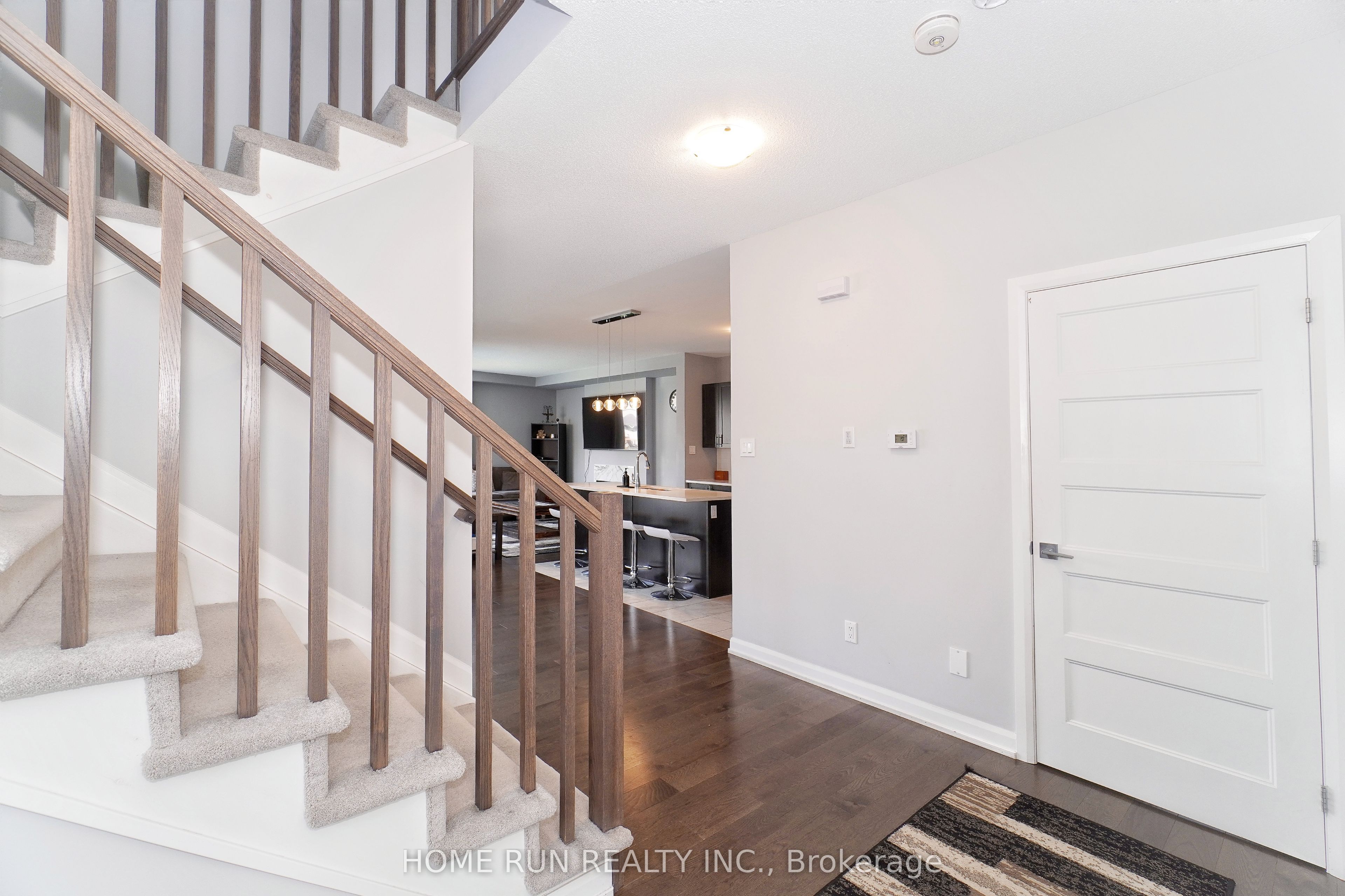 282 Nelson Street E Property Photo 6