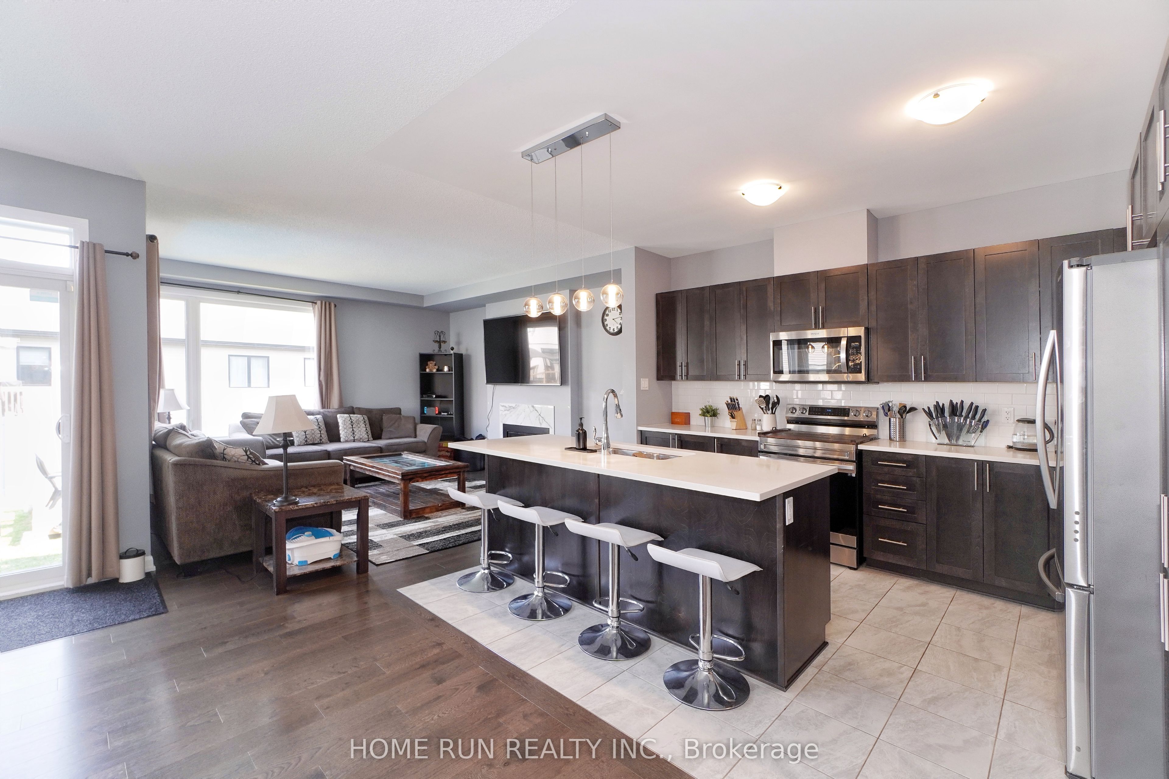 282 Nelson Street E Property Photo 8
