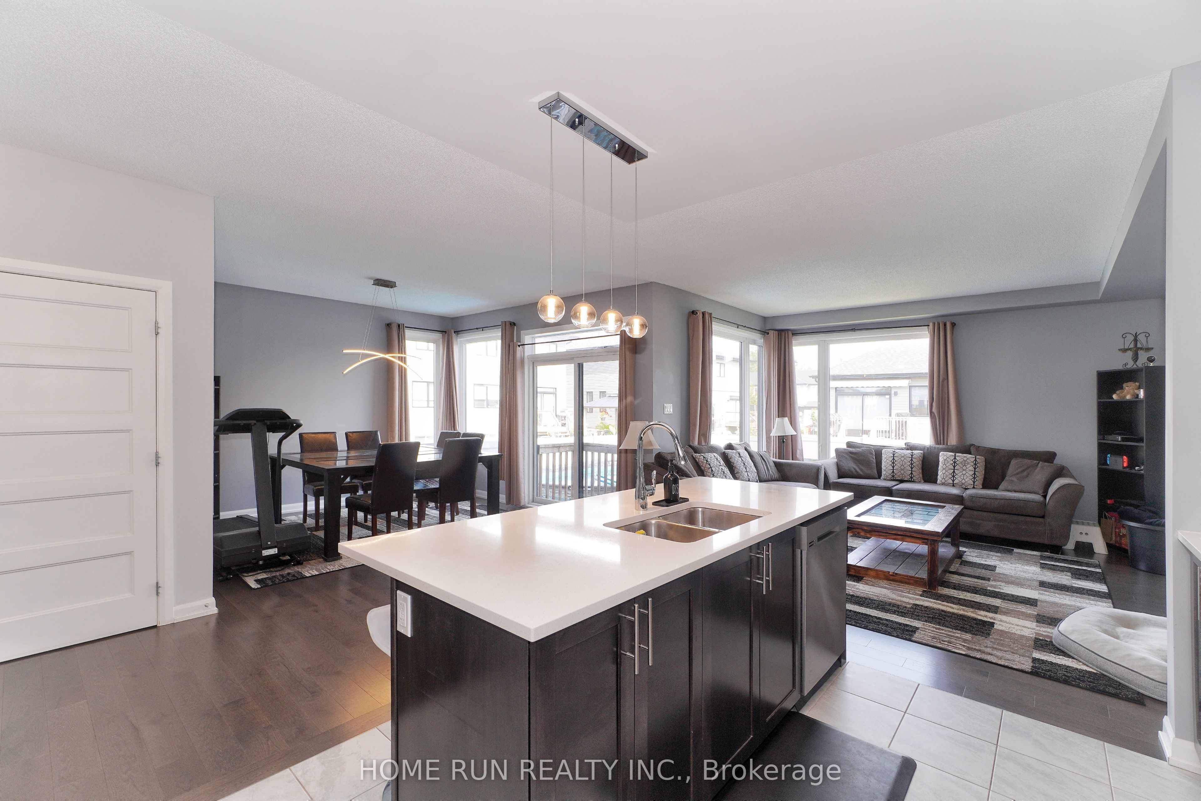 282 Nelson Street E Property Photo 10