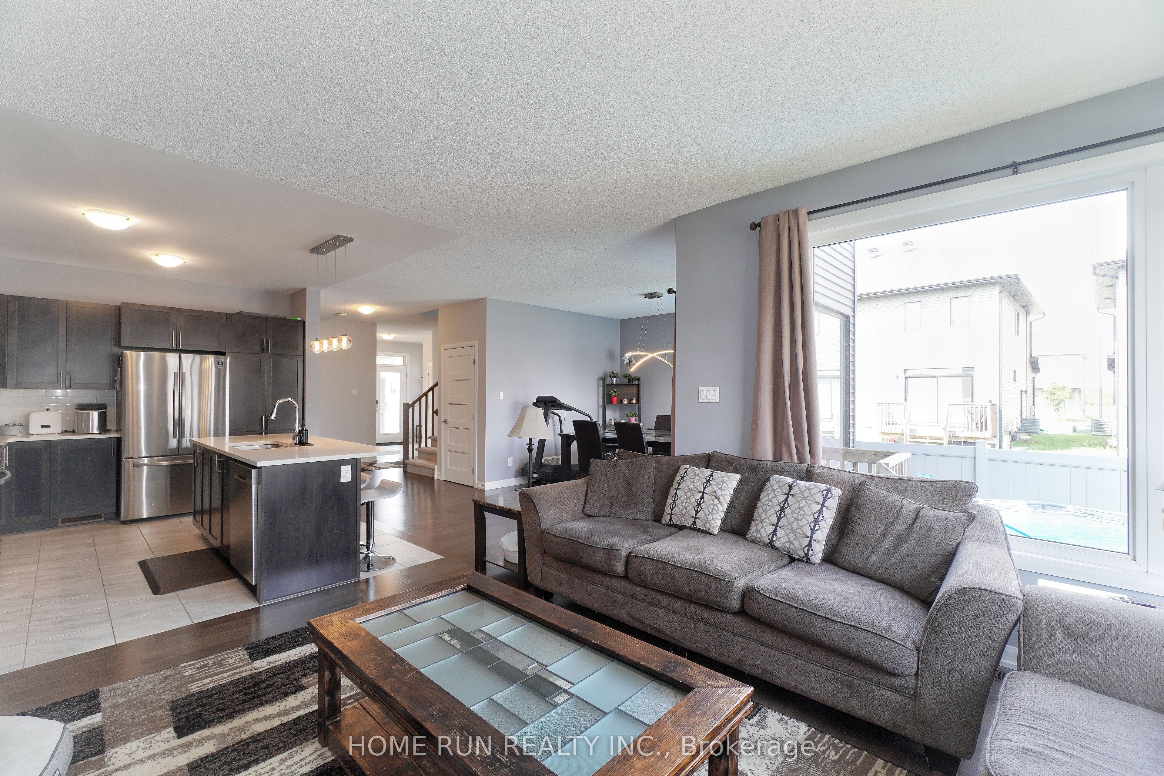282 Nelson Street E Property Photo 14