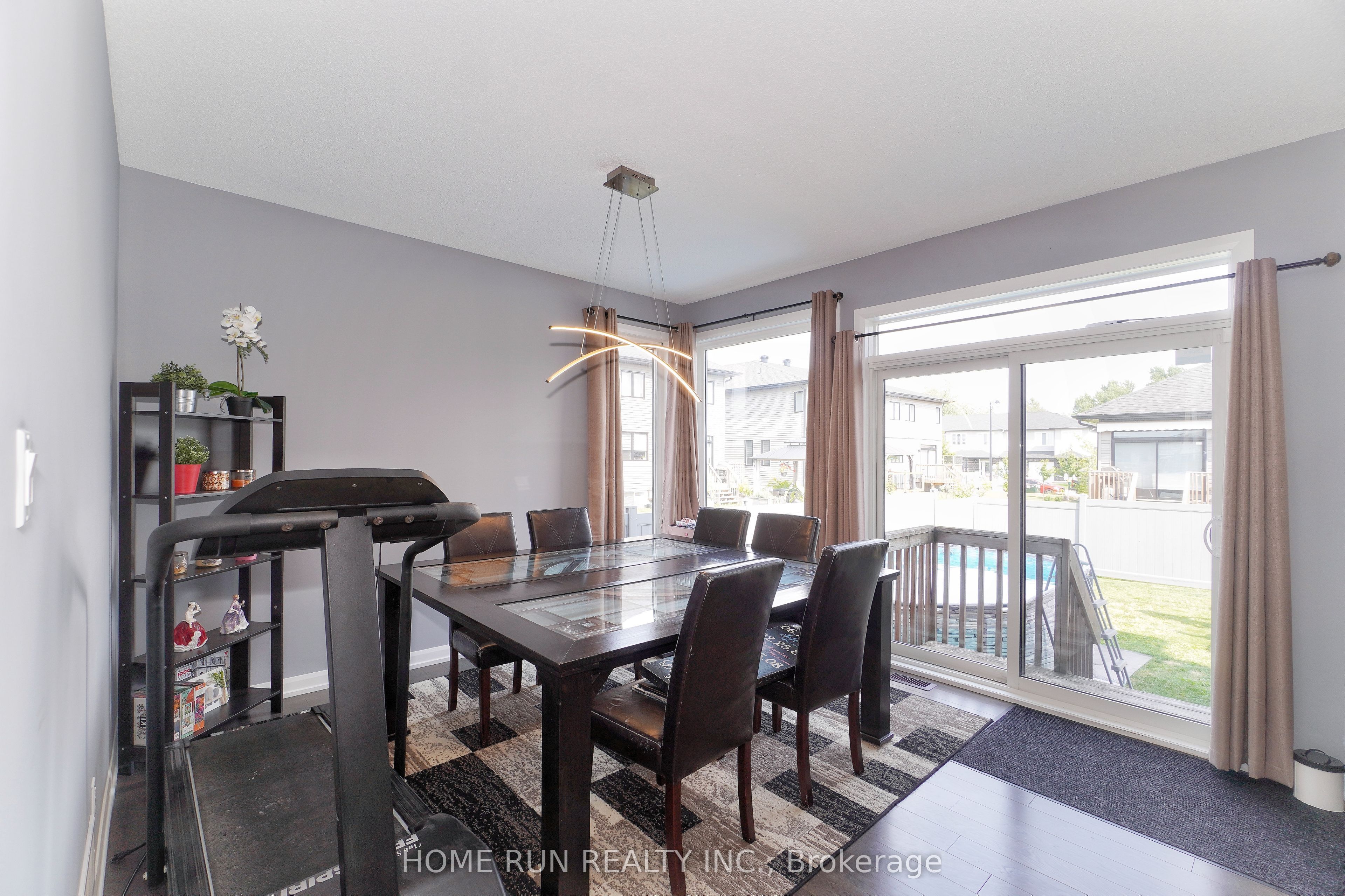 282 Nelson Street E Property Photo 17