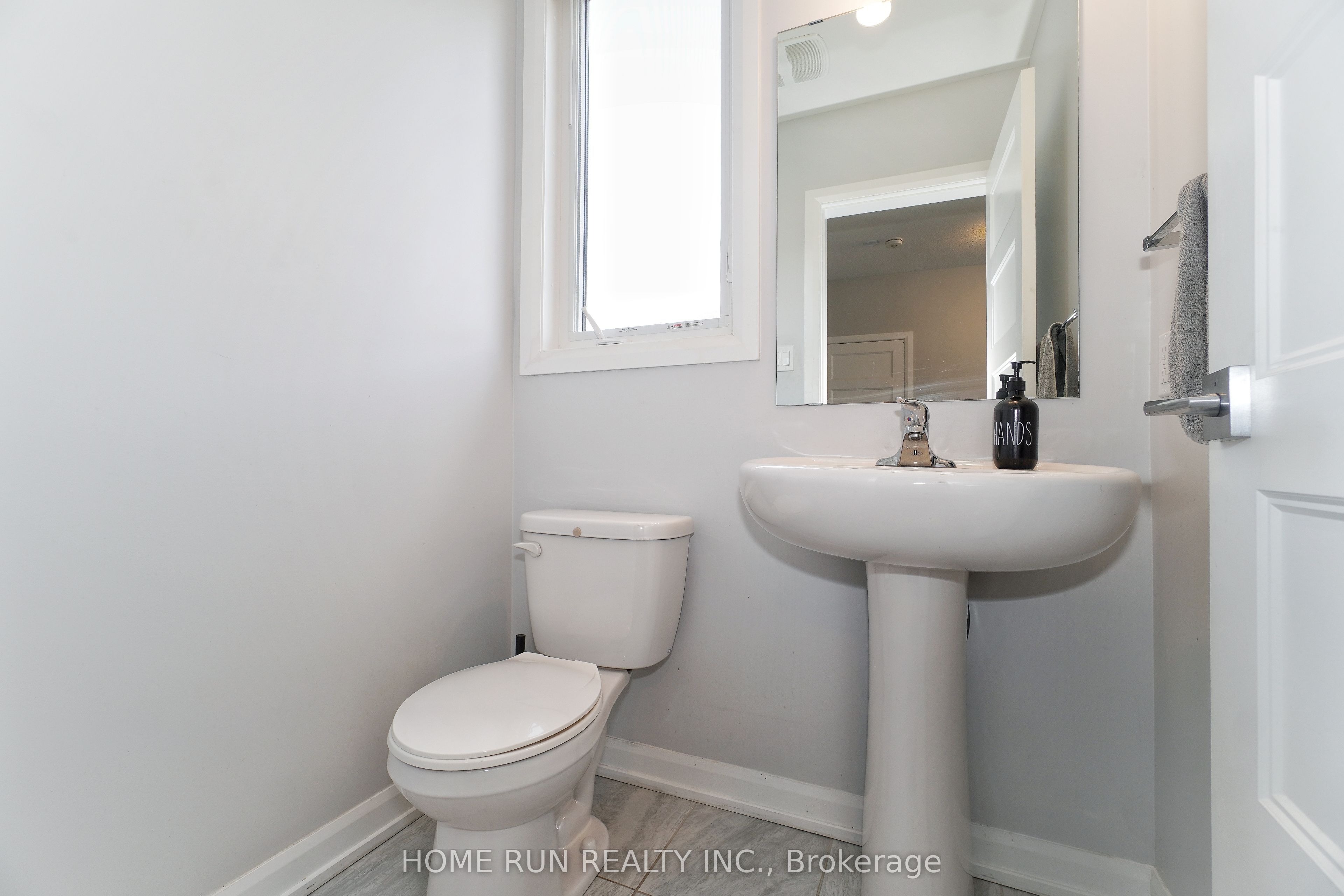 282 Nelson Street E Property Photo 19
