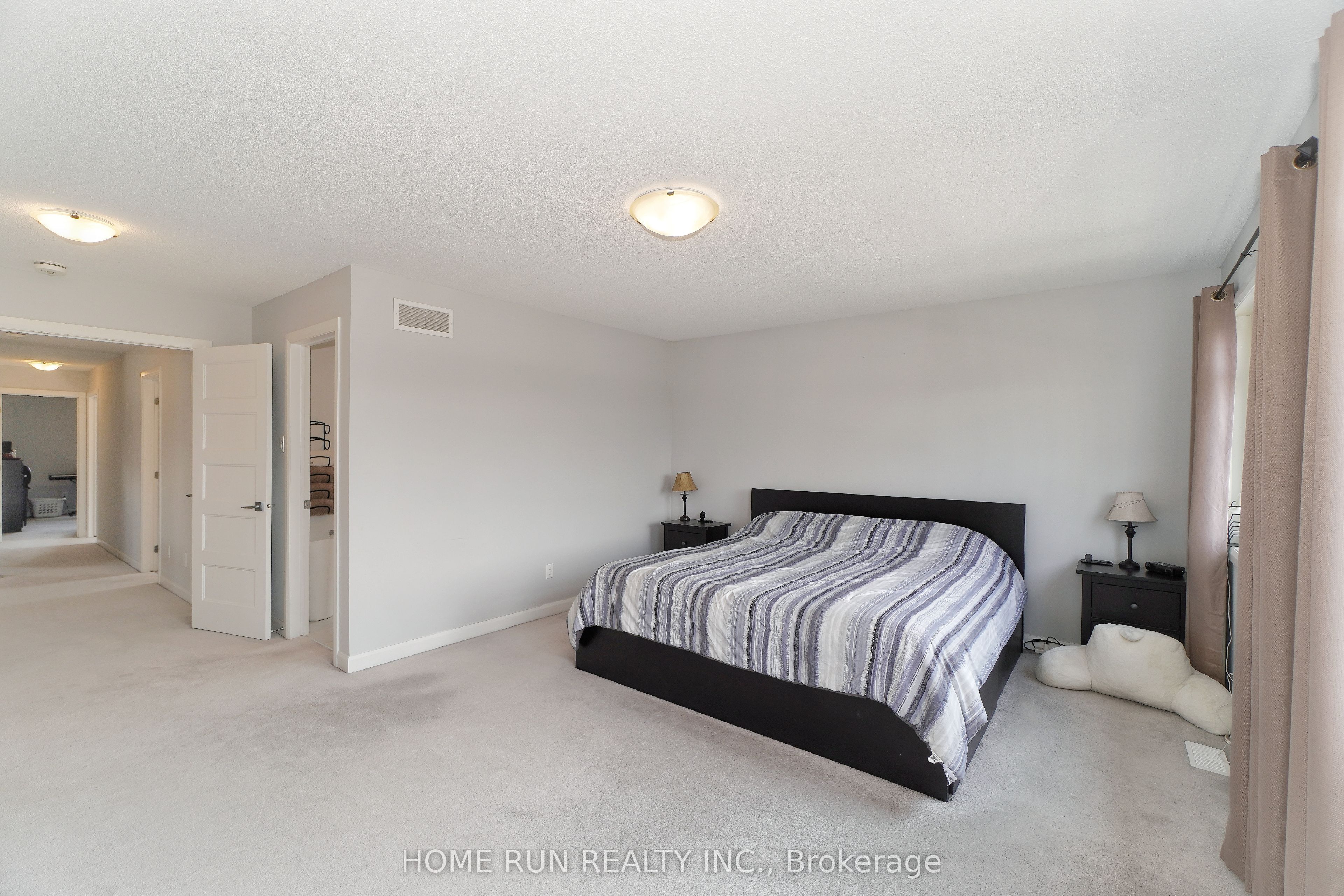 282 Nelson Street E Property Photo 25