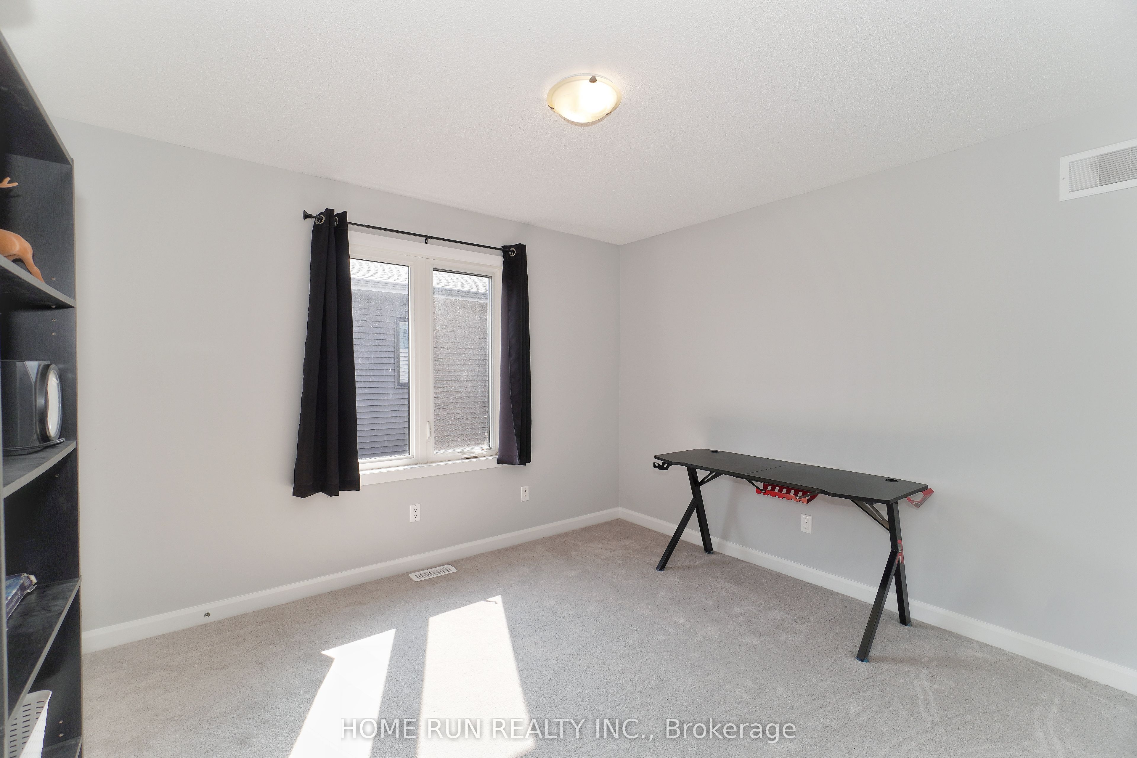 282 Nelson Street E Property Photo 28