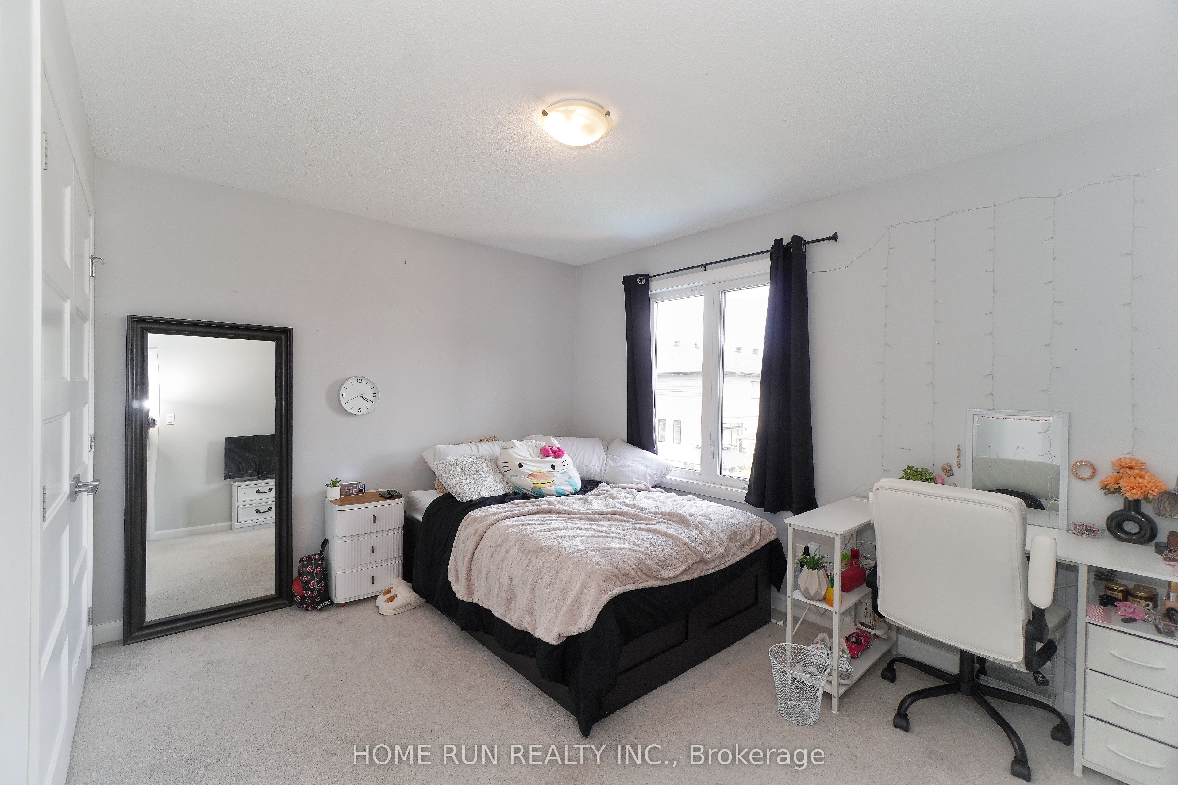 282 Nelson Street E Property Photo 31