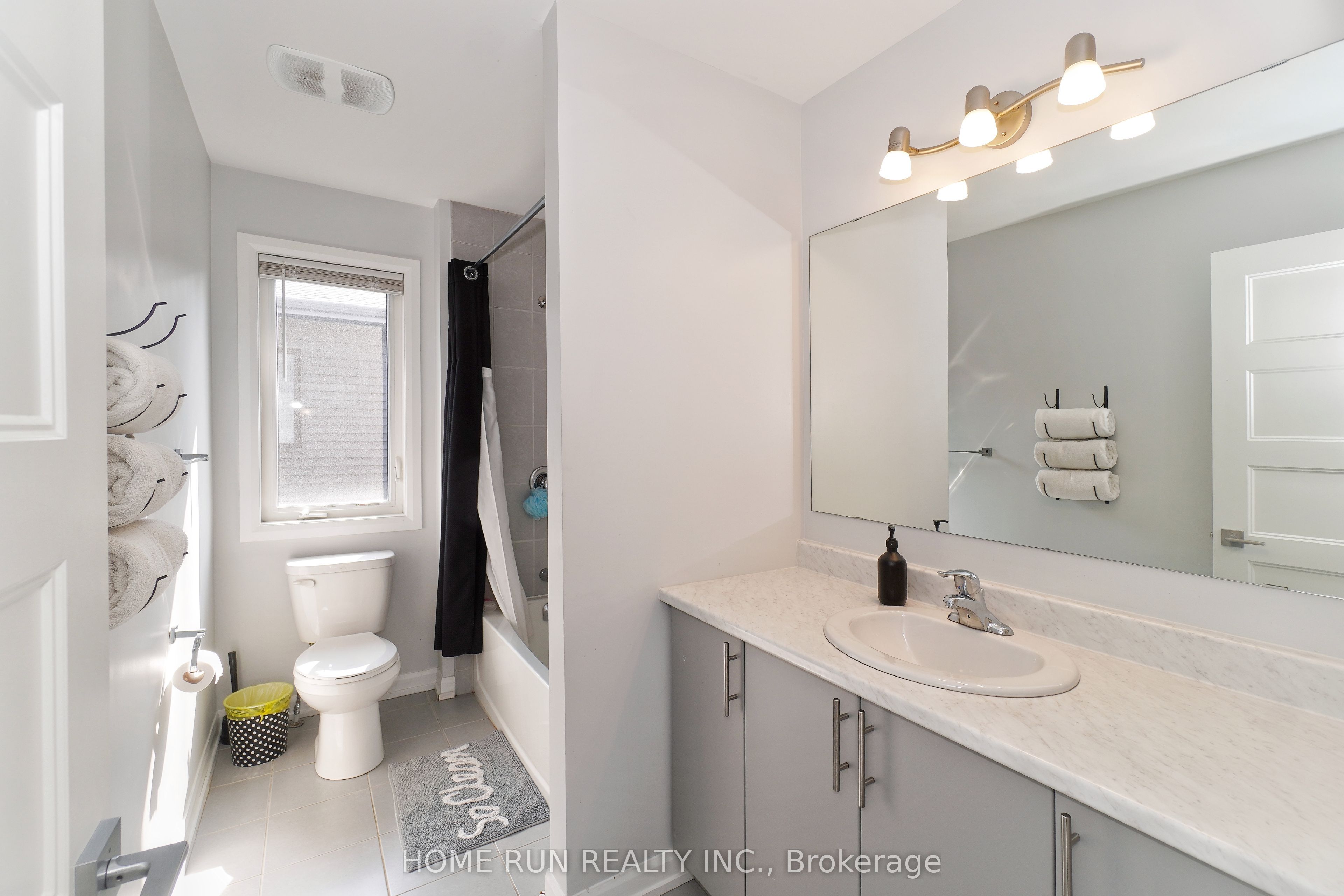 282 Nelson Street E Property Photo 32