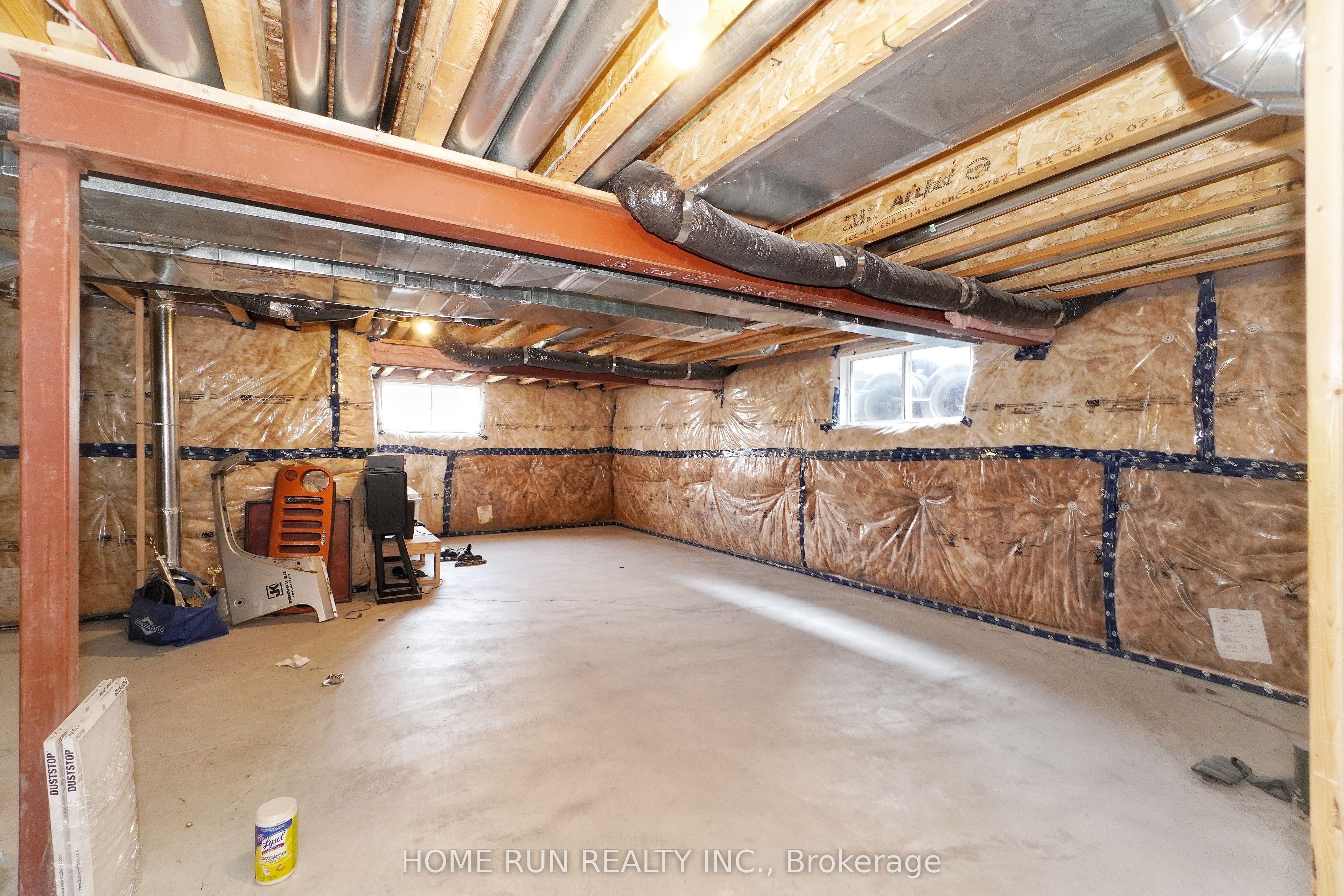 282 Nelson Street E Property Photo 38