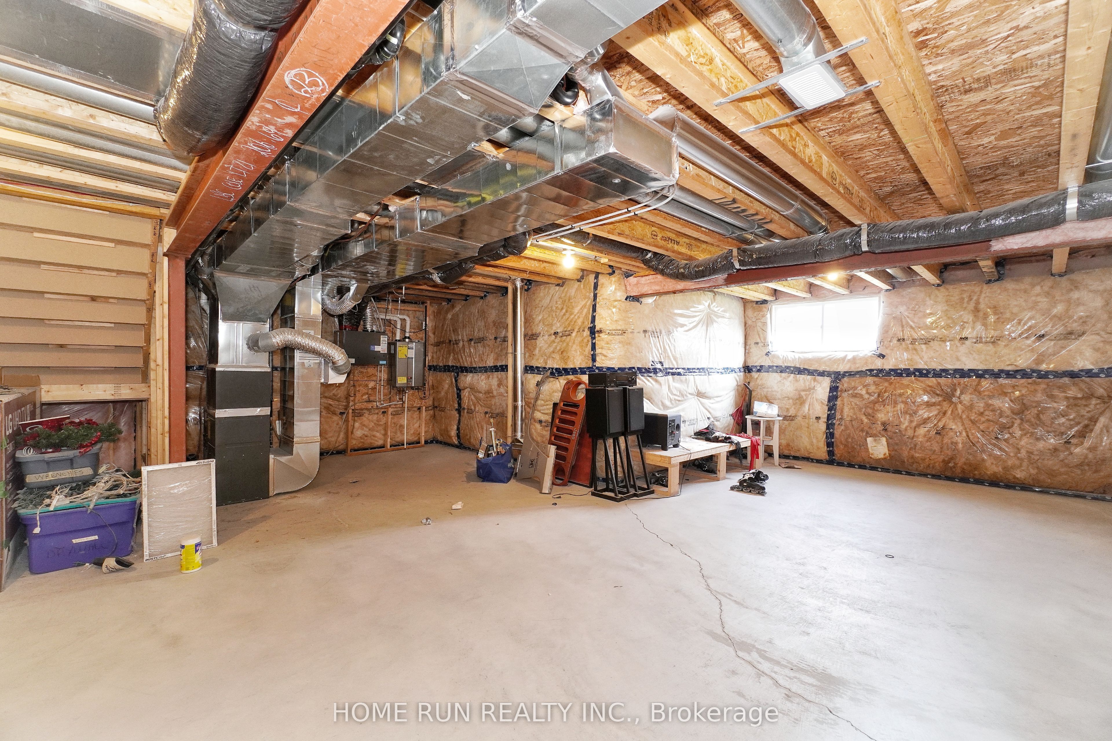 282 Nelson Street E Property Photo 39