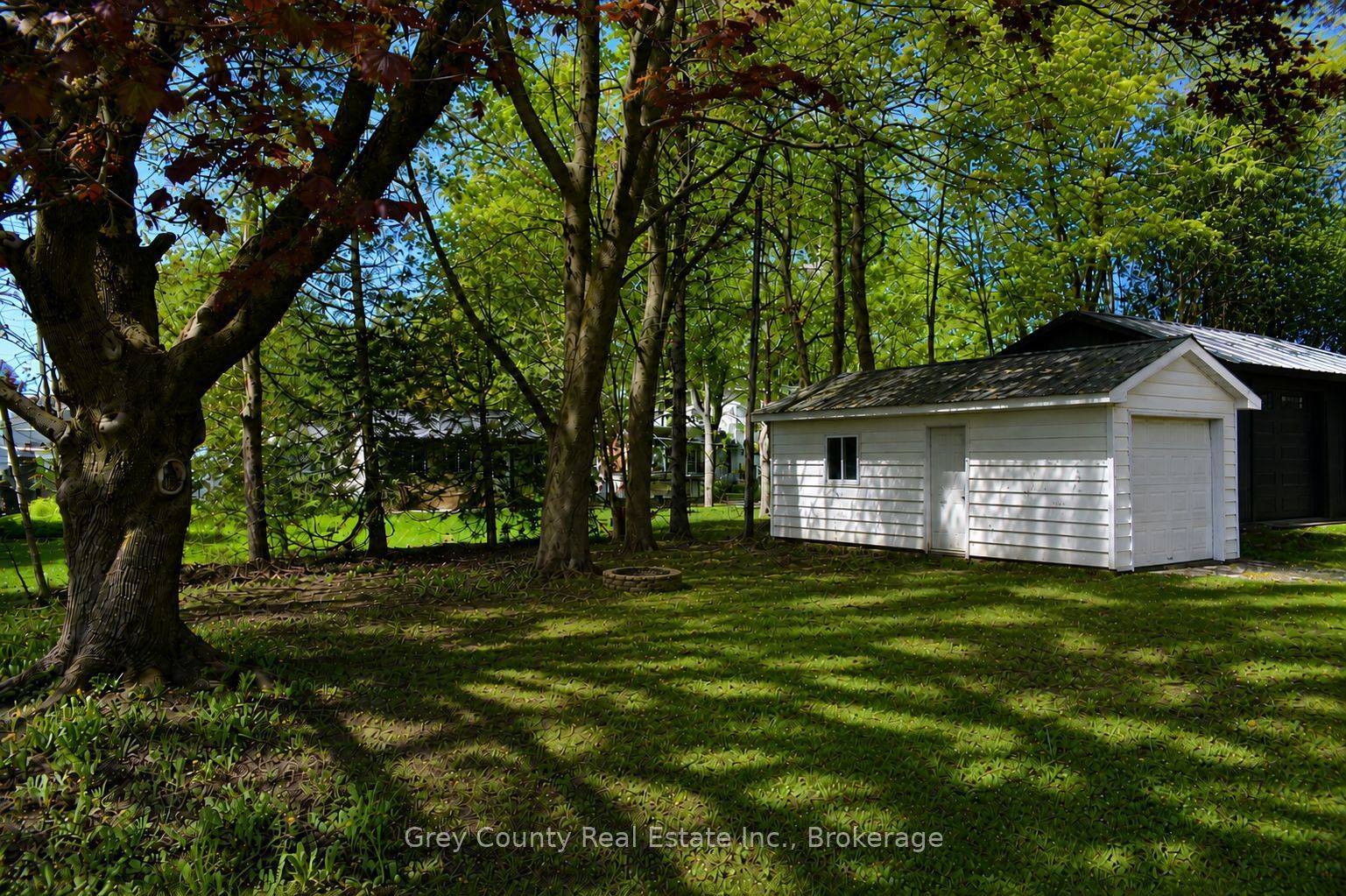 120 Mark Street W Property Photo 5
