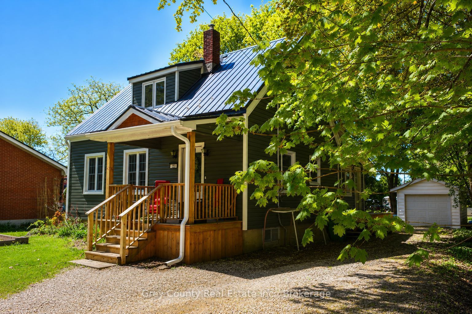 120 Mark Street W Property Photo 9