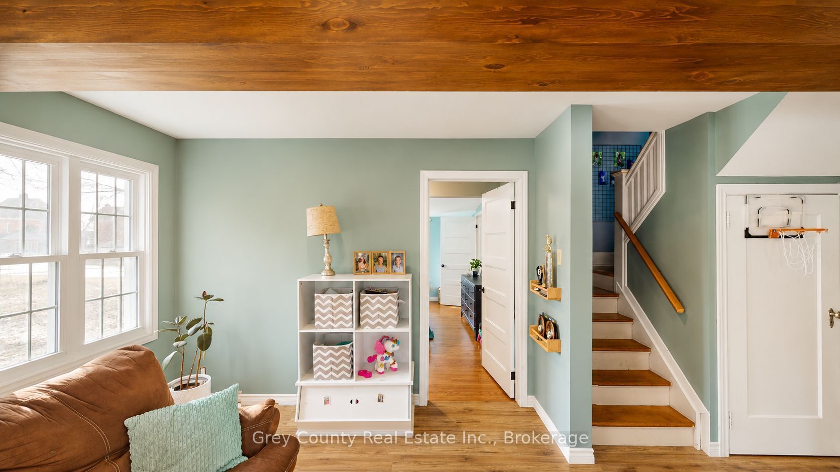 120 Mark Street W Property Photo 23