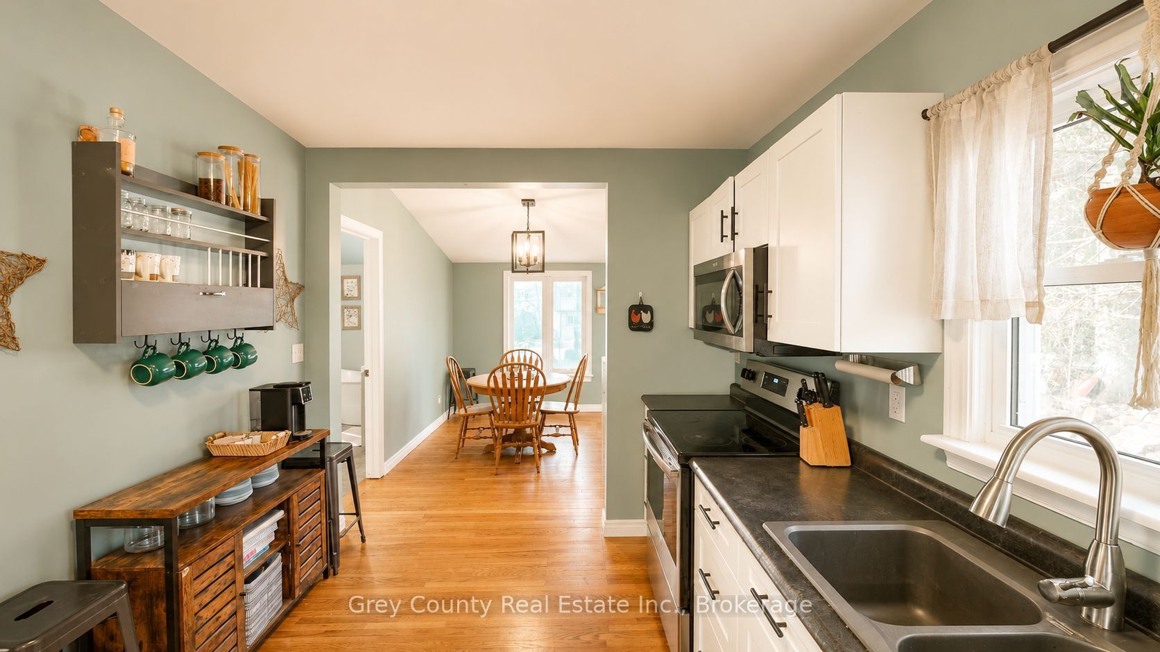 120 Mark Street W Property Photo 25