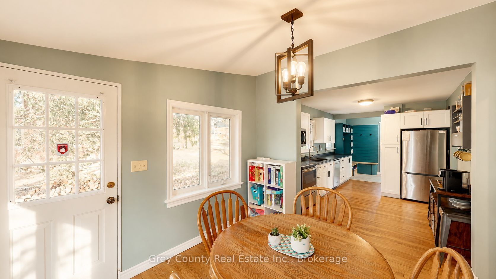 120 Mark Street W Property Photo 29