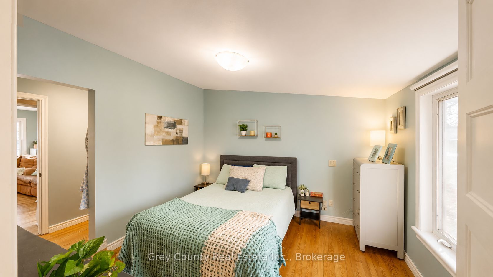 120 Mark Street W Property Photo 33