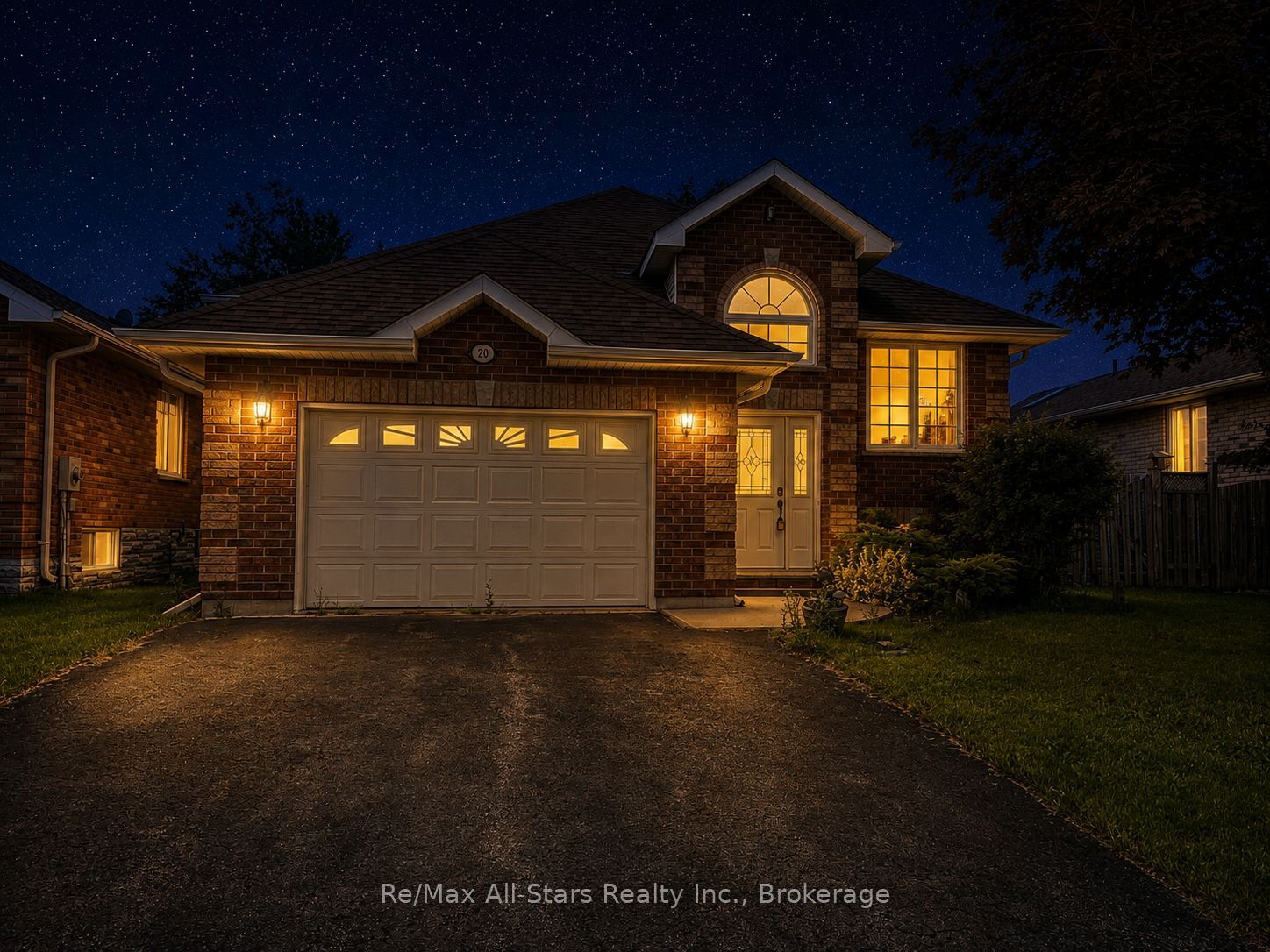 20 Eakins Crescent Property Photo 2