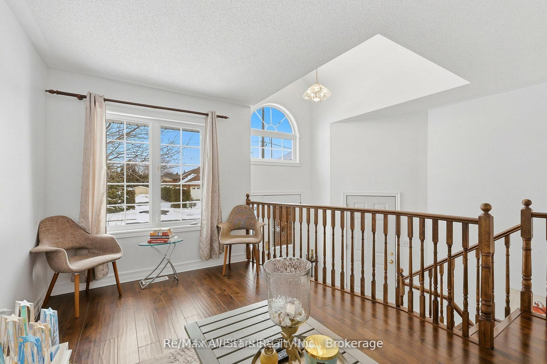 20 Eakins Crescent Property Photo 6