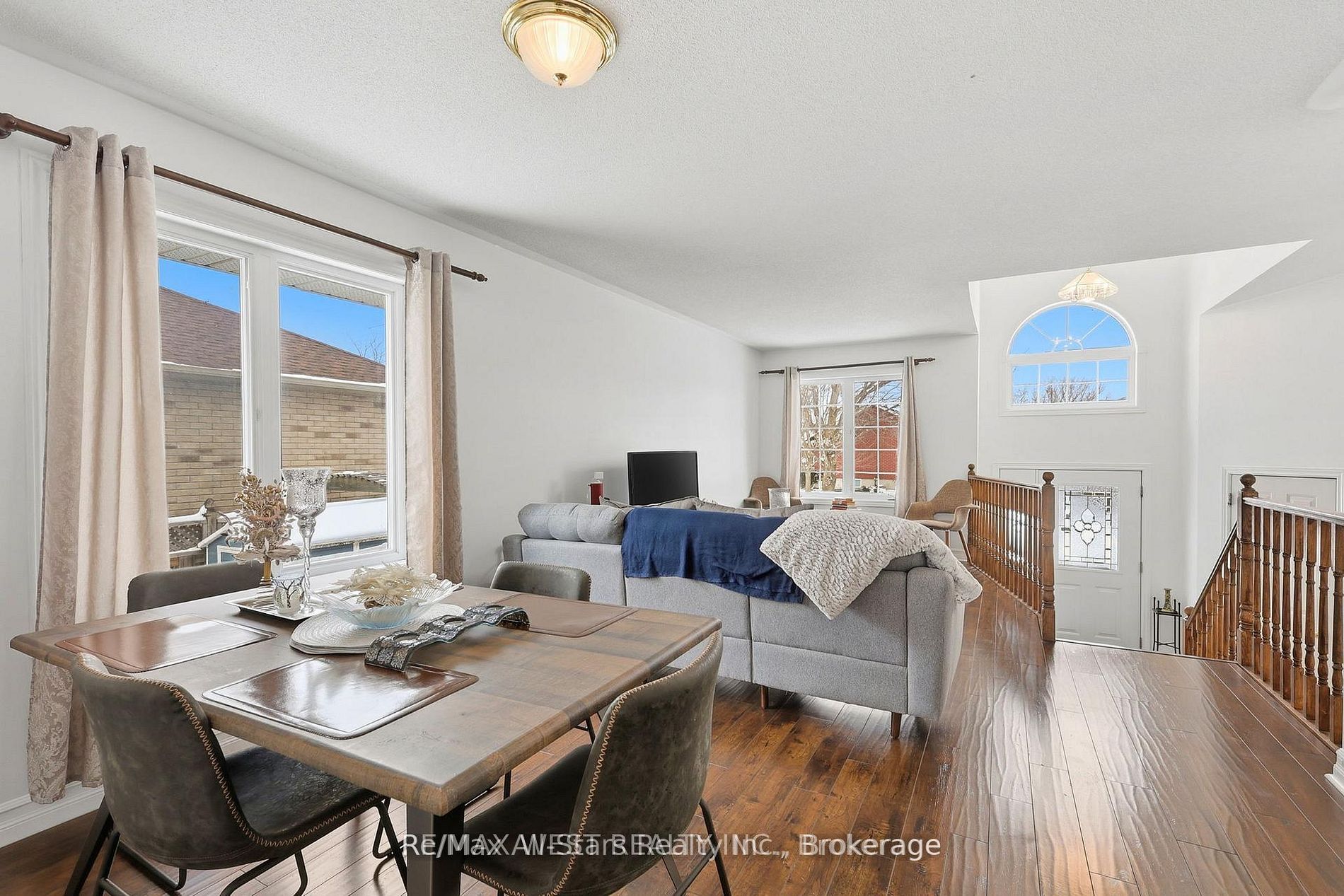 20 Eakins Crescent Property Photo 9