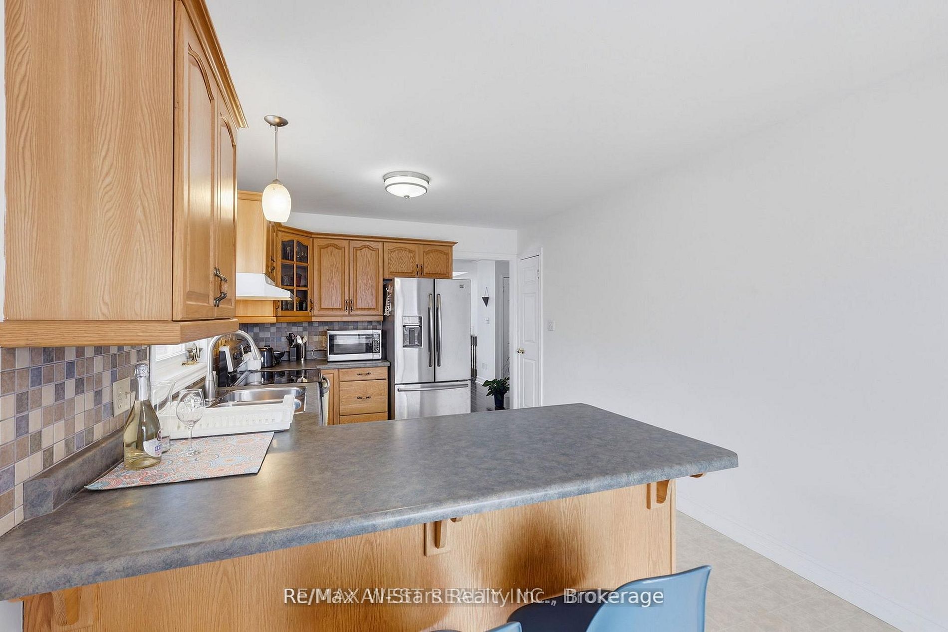 20 Eakins Crescent Property Photo 12