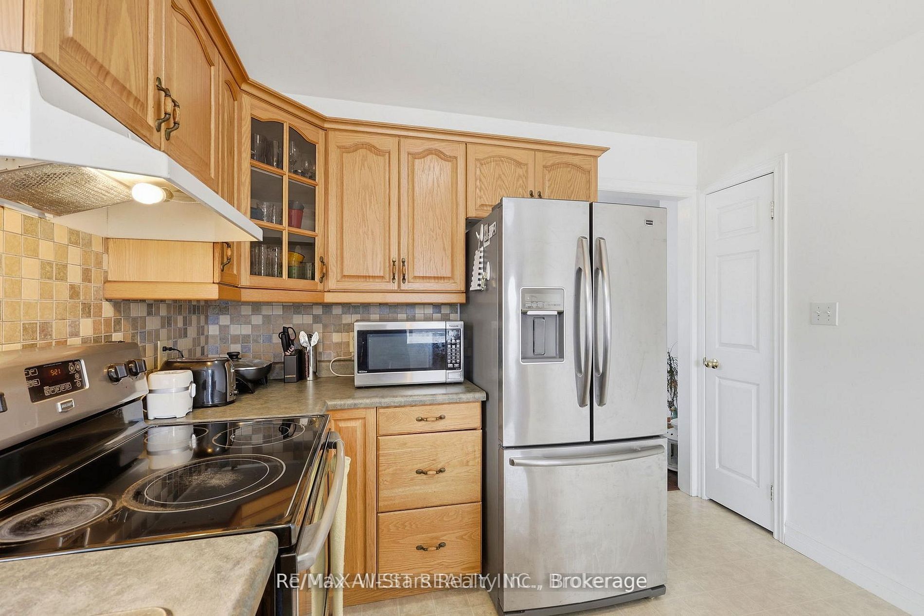 20 Eakins Crescent Property Photo 14