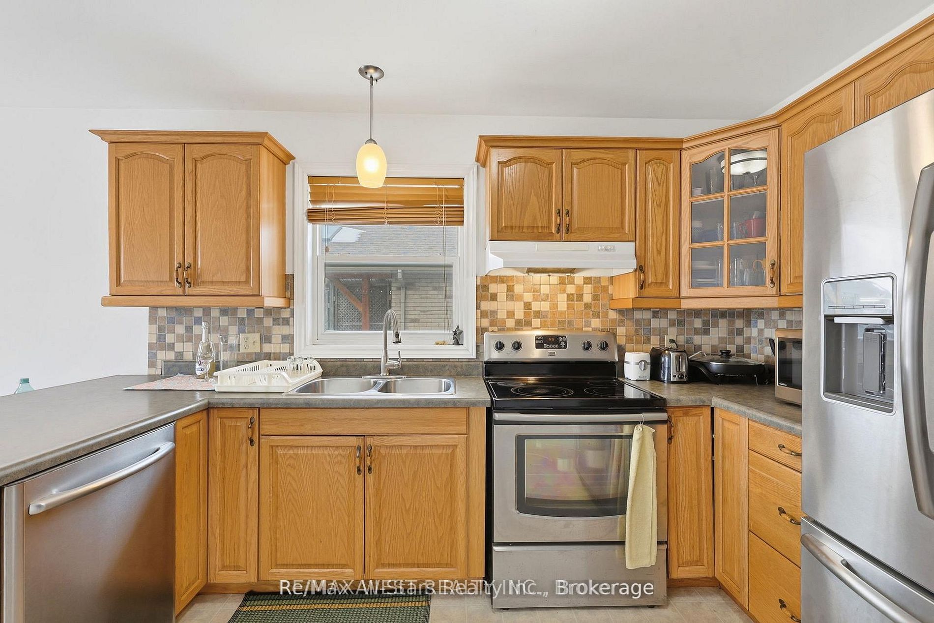 20 Eakins Crescent Property Photo 17