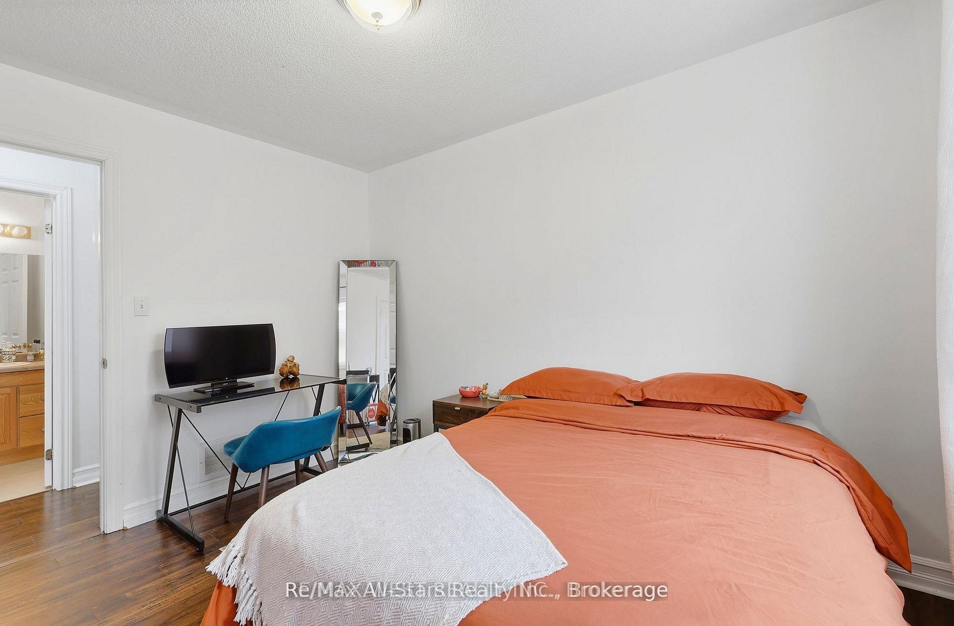 20 Eakins Crescent Property Photo 21