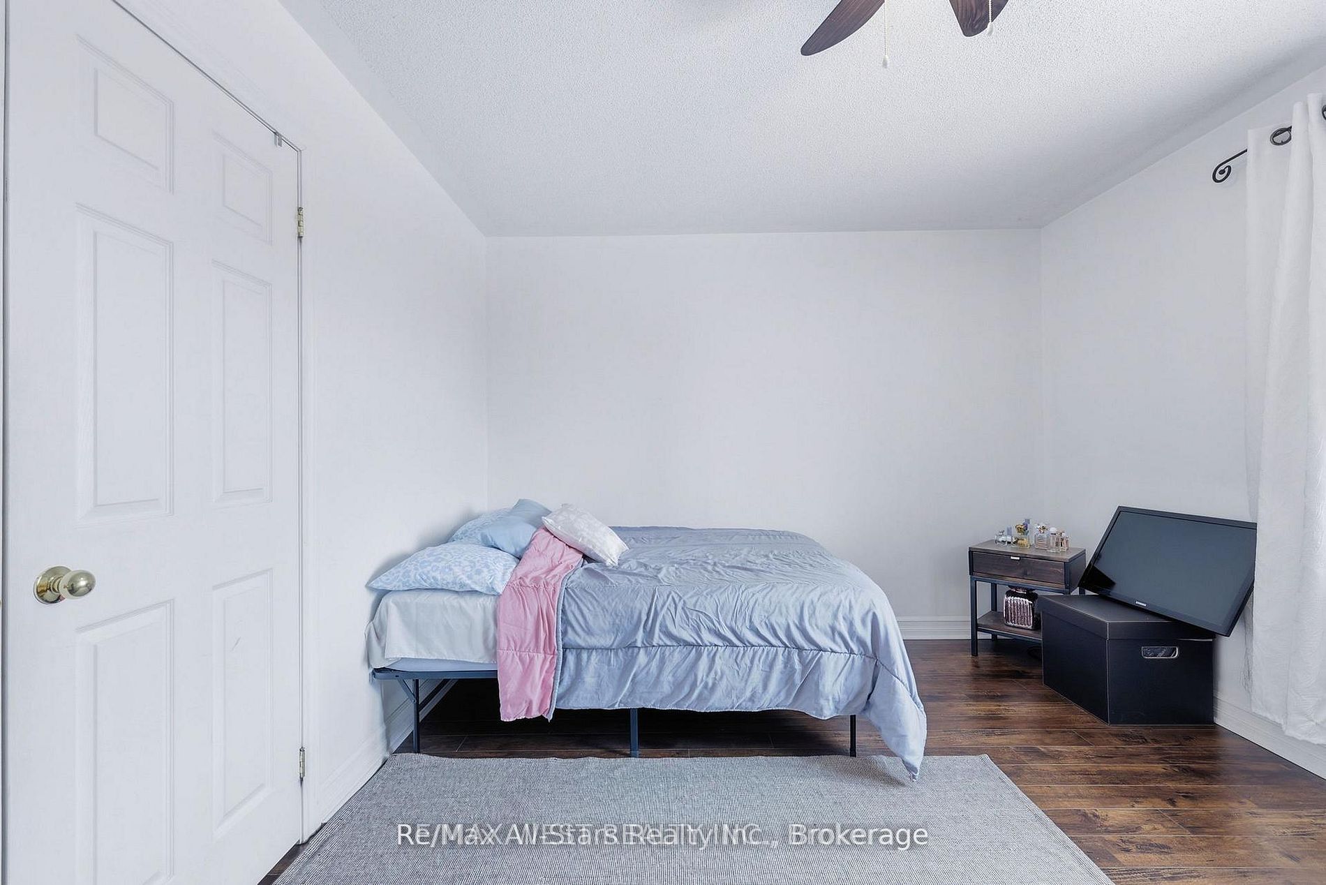 20 Eakins Crescent Property Photo 25