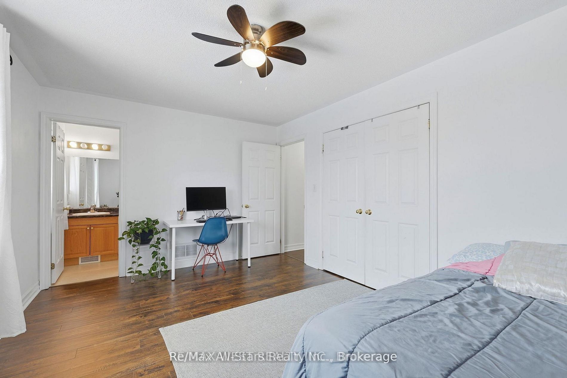 20 Eakins Crescent Property Photo 27