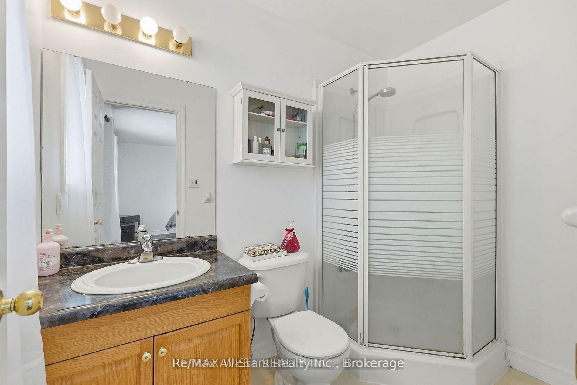 20 Eakins Crescent Property Photo 28
