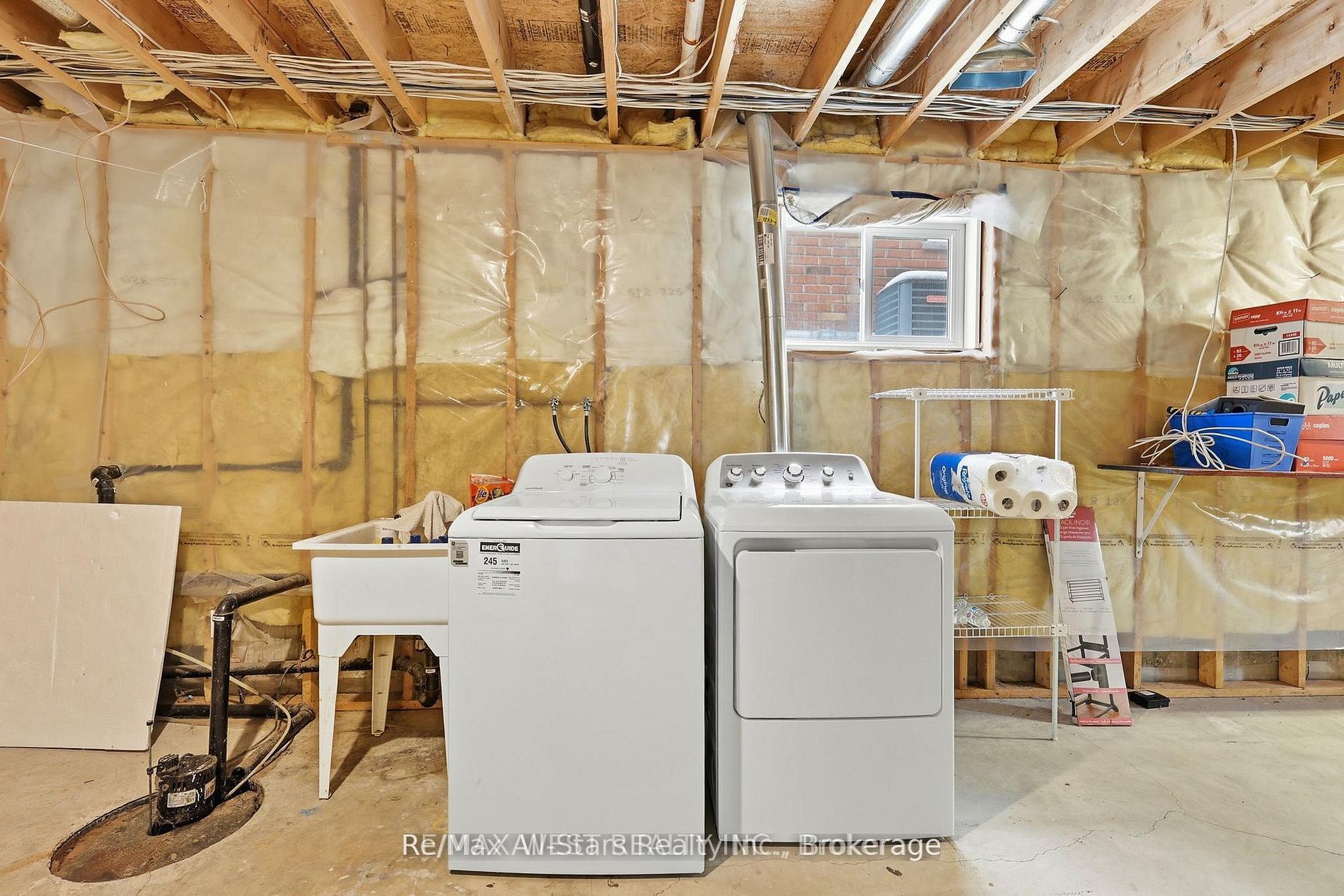 20 Eakins Crescent Property Photo 35