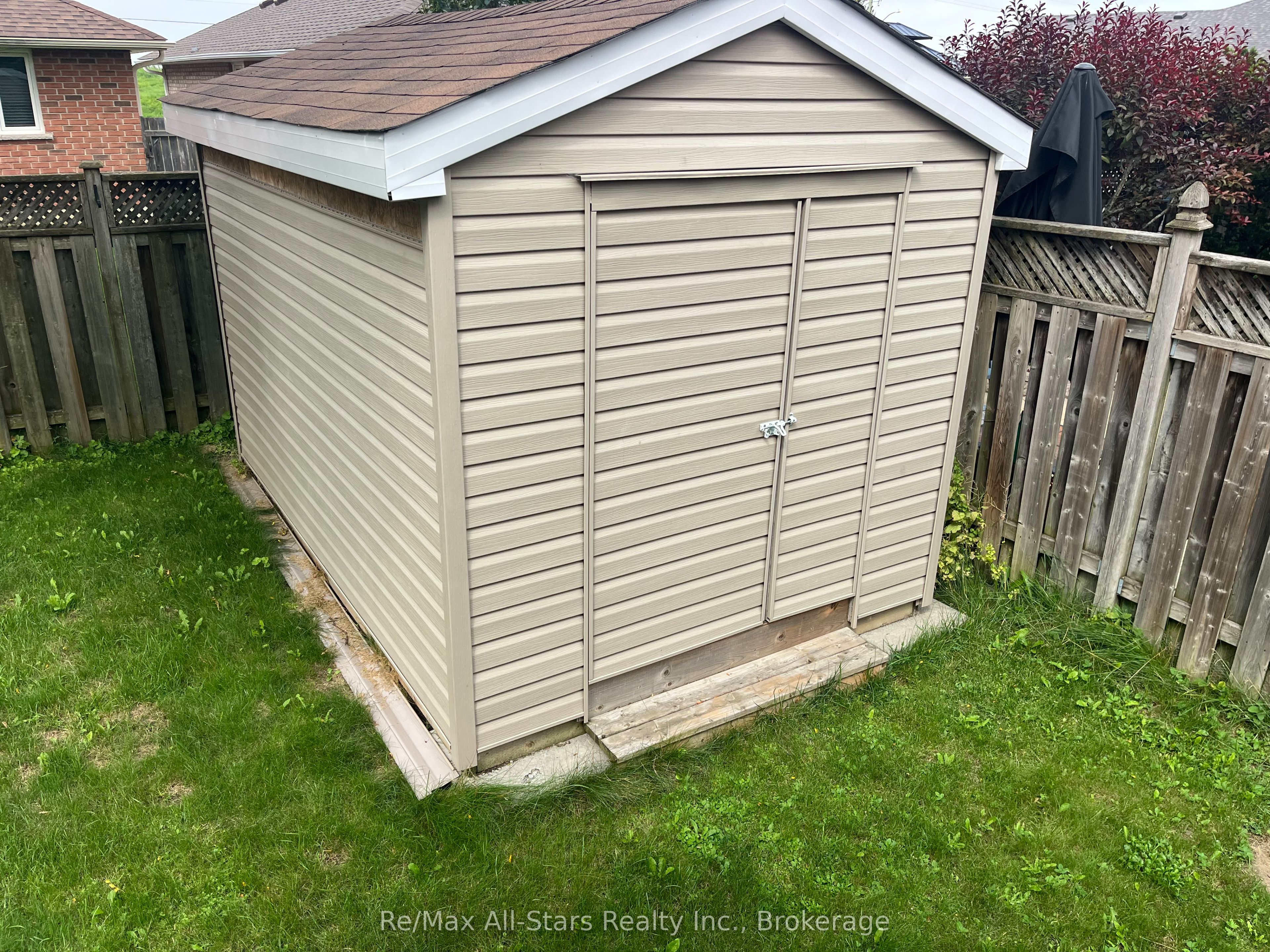 20 Eakins Crescent Property Photo 39