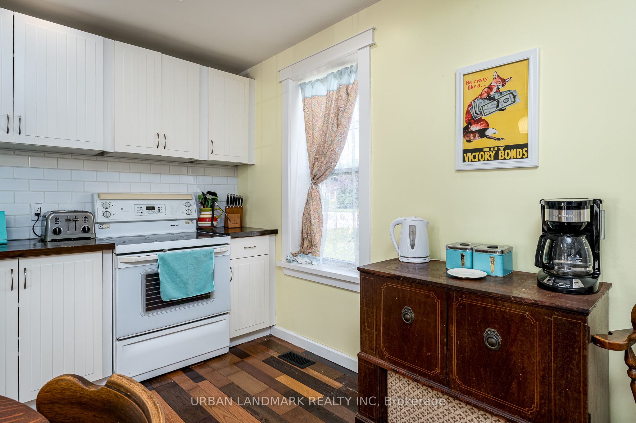 225 St Lawrence Street W Property Photo 21