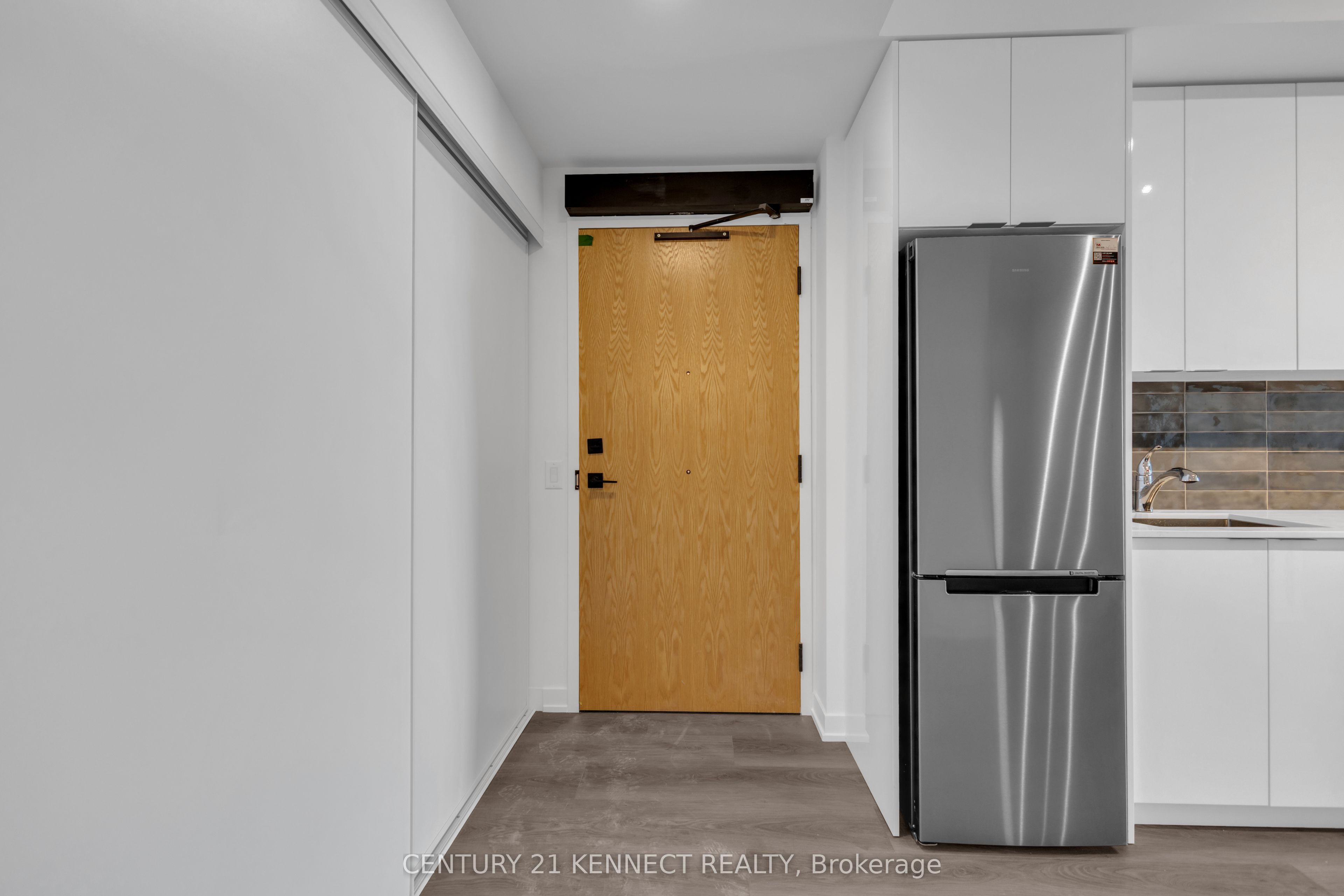 33 Erie Avenue 1306 Property Photo 6
