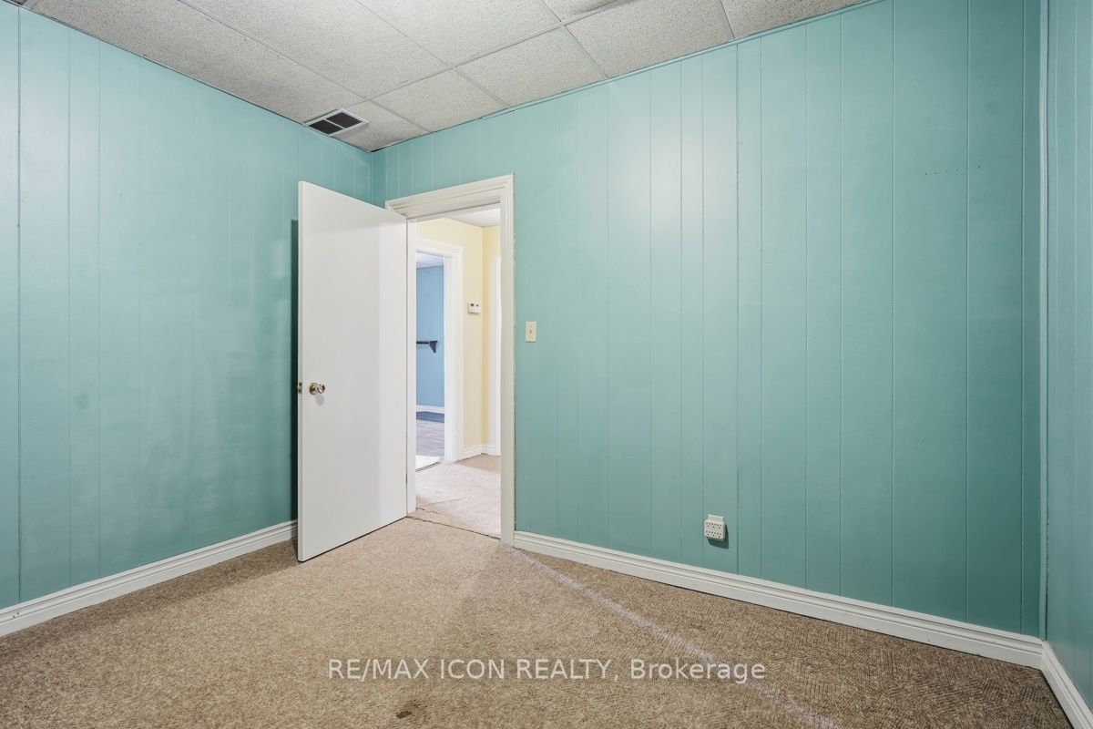 159 Front Street W Property Photo 28