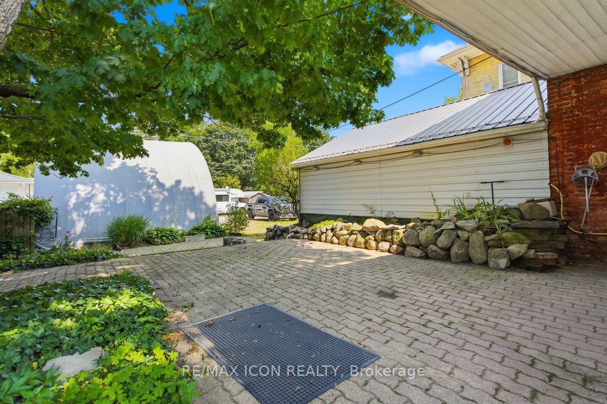 159 Front Street W Property Photo 42
