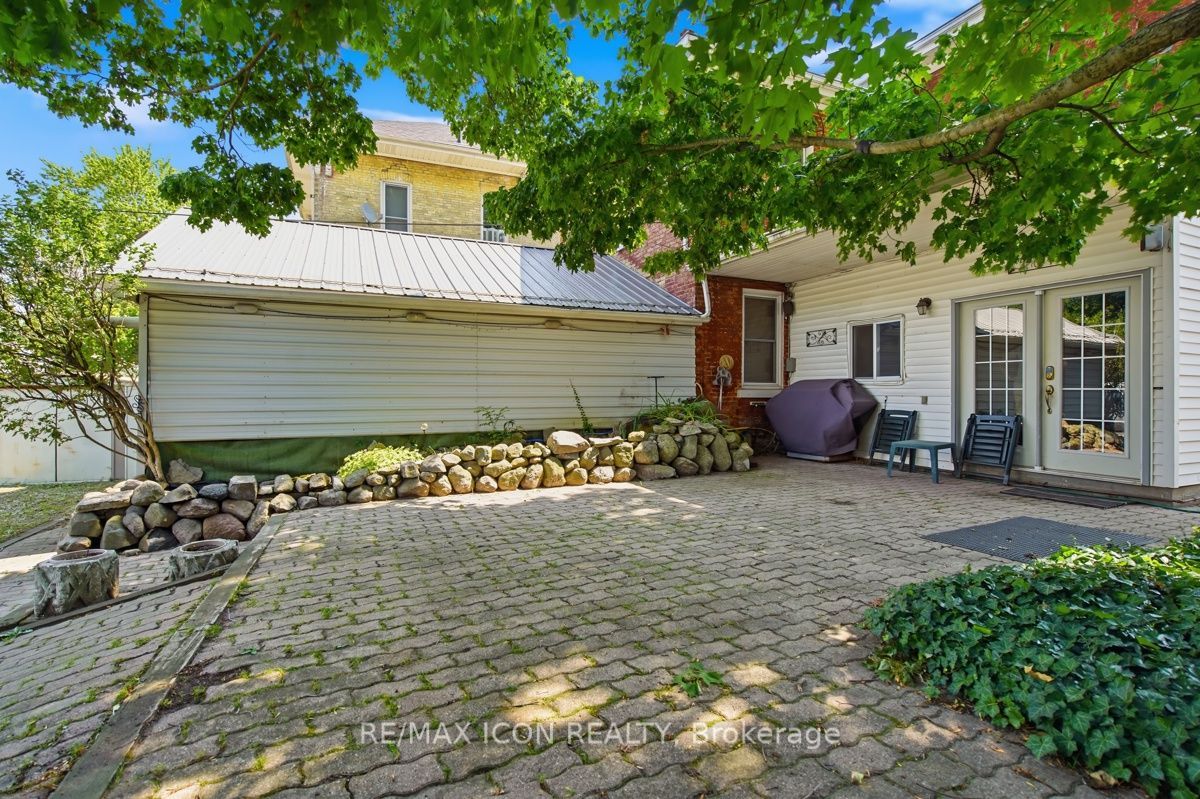 159 Front Street W Property Photo 44