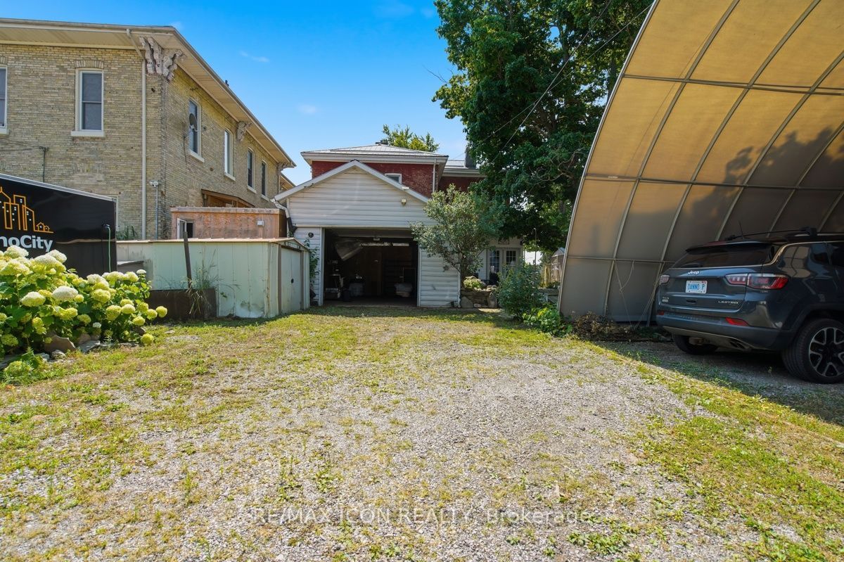 159 Front Street W Property Photo 46