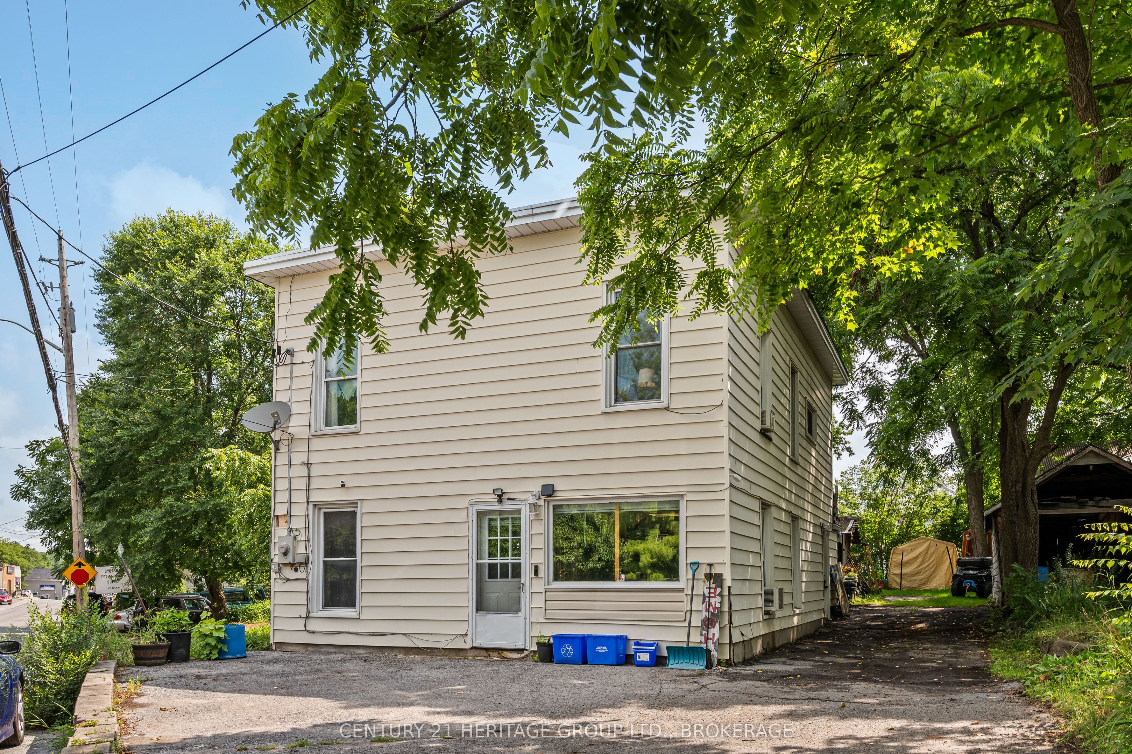4400 William Street Property Photo 1