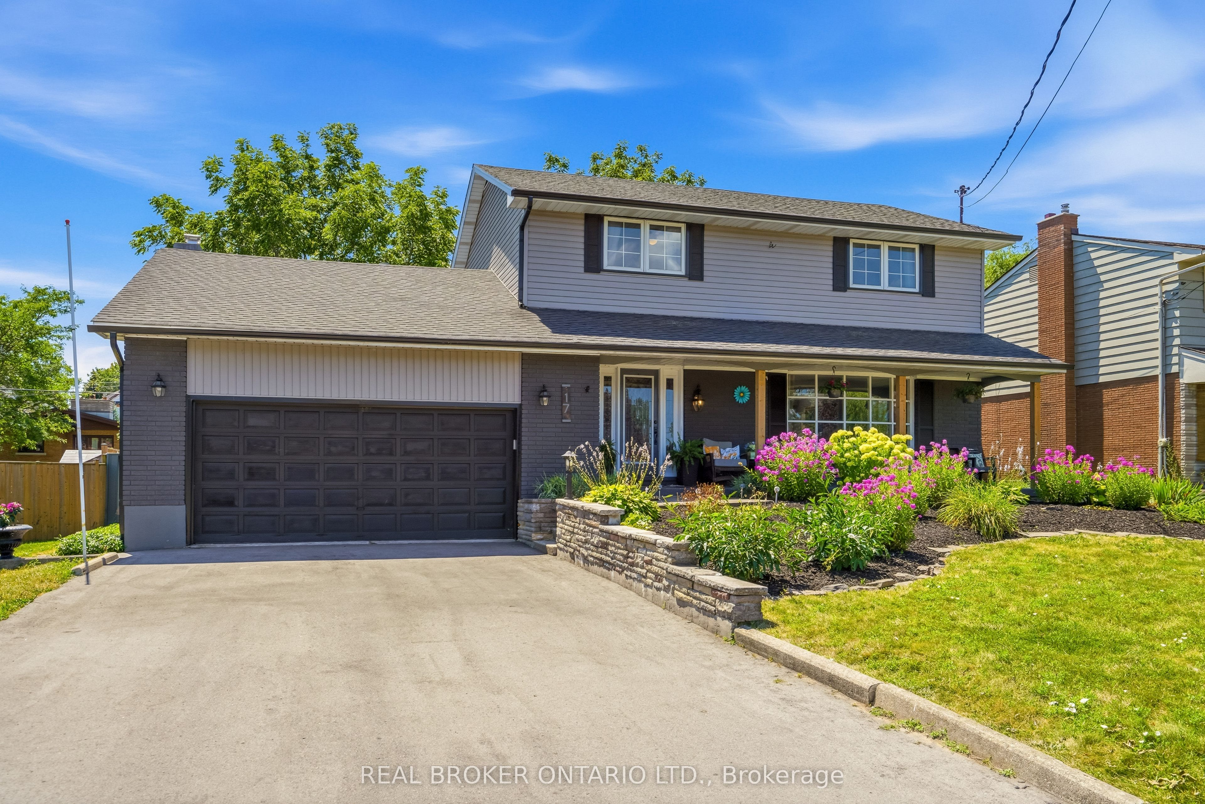 17 Lindbergh Drive Property Photo 2