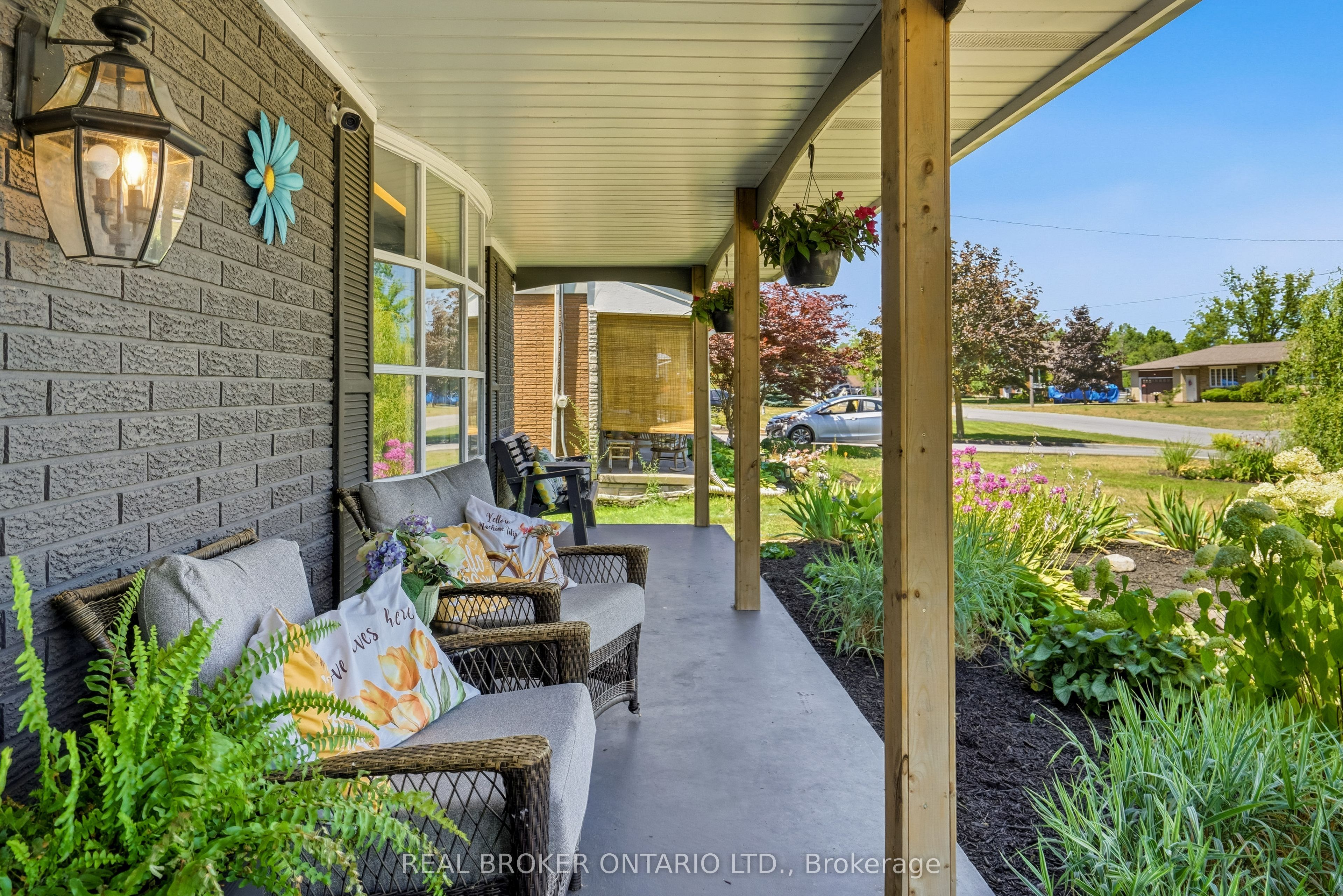 17 Lindbergh Drive Property Photo 4