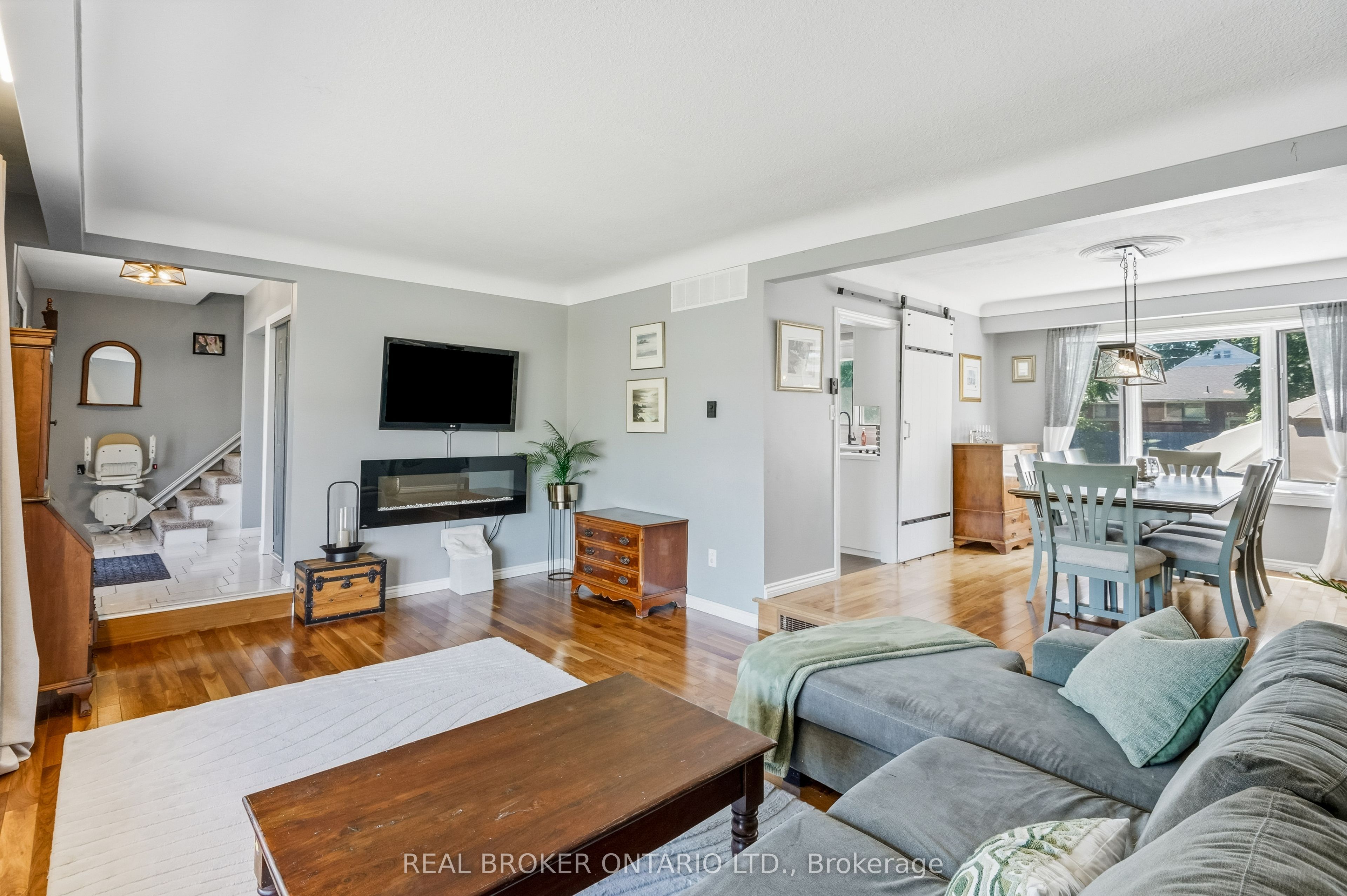 17 Lindbergh Drive Property Photo 9