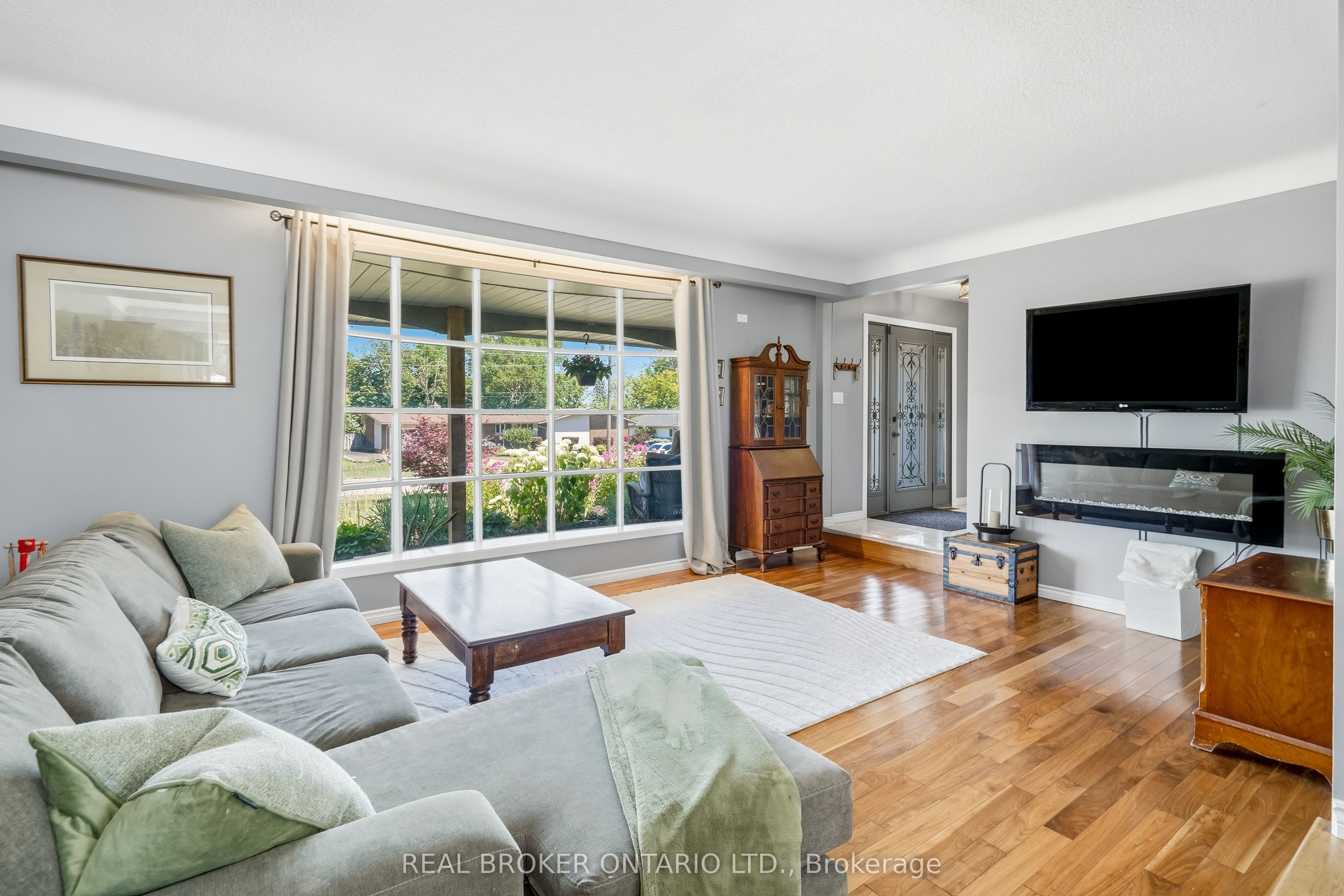 17 Lindbergh Drive Property Photo 10