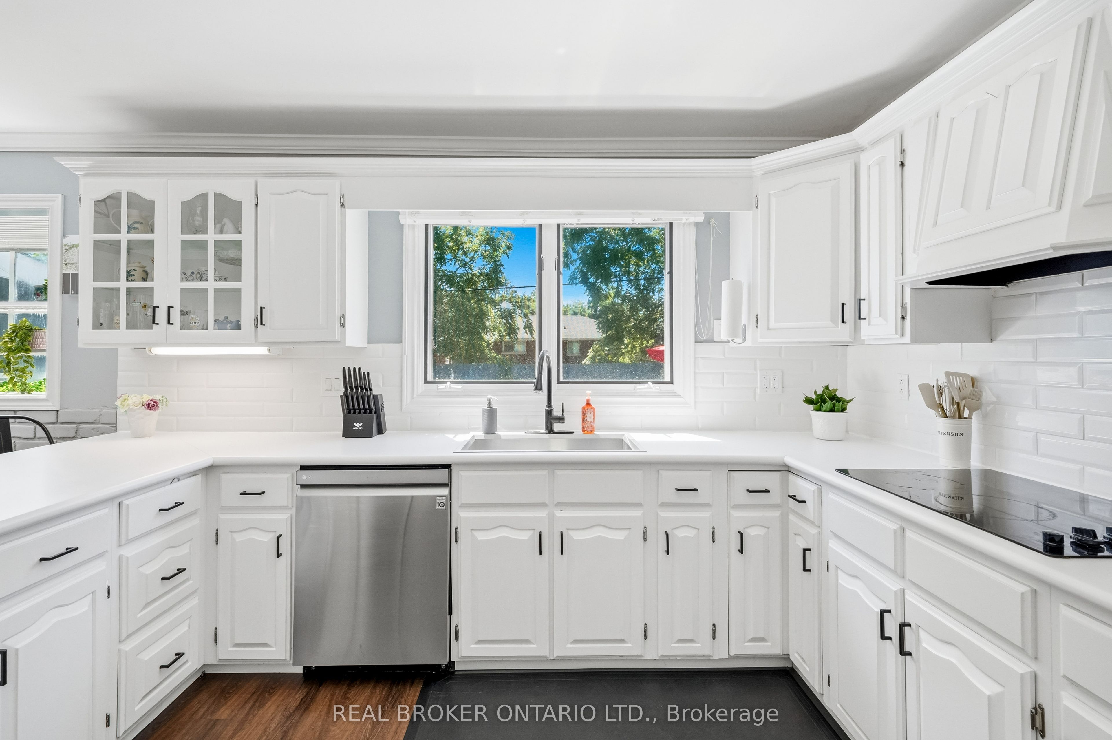 17 Lindbergh Drive Property Photo 13