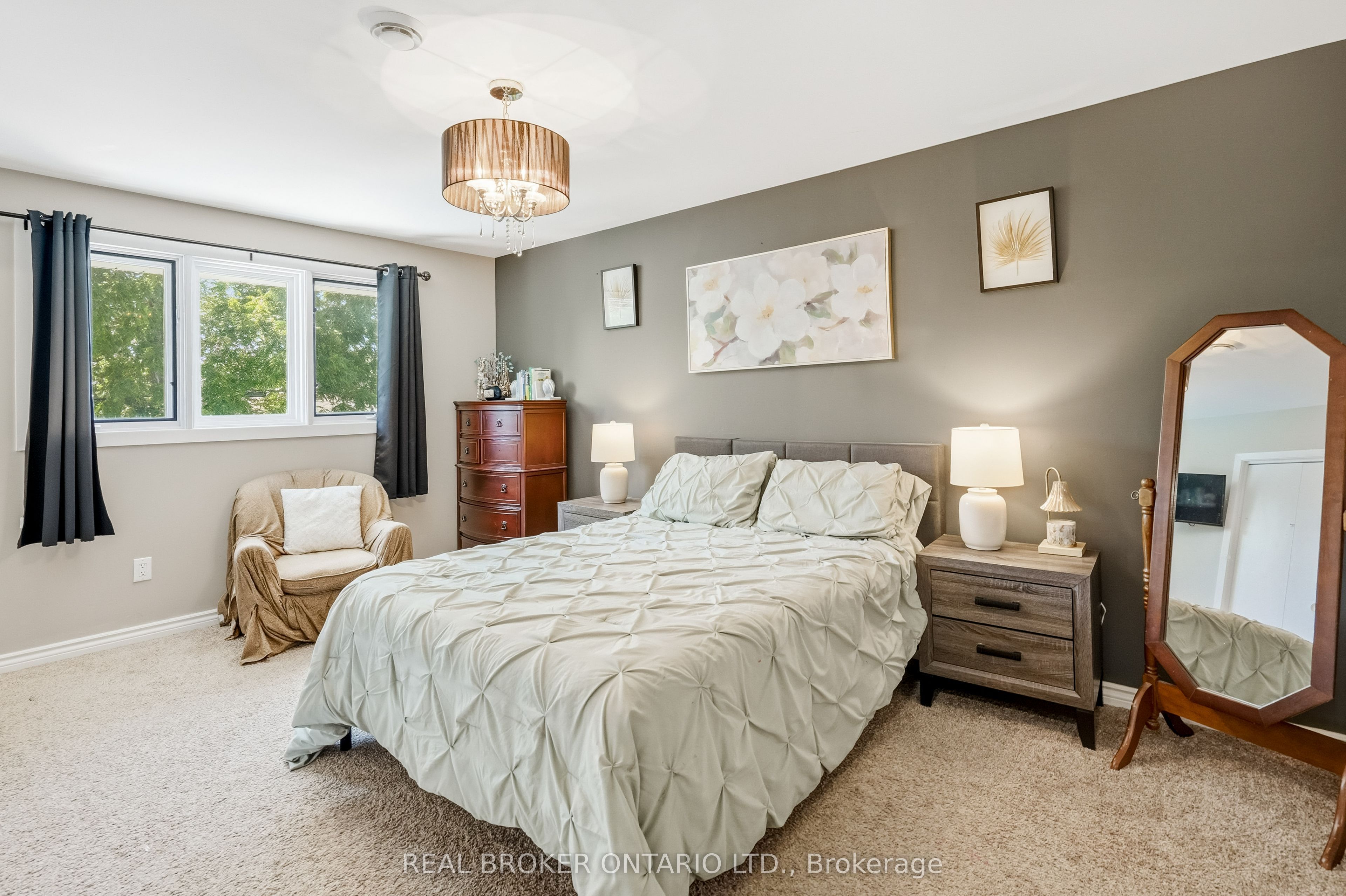 17 Lindbergh Drive Property Photo 21