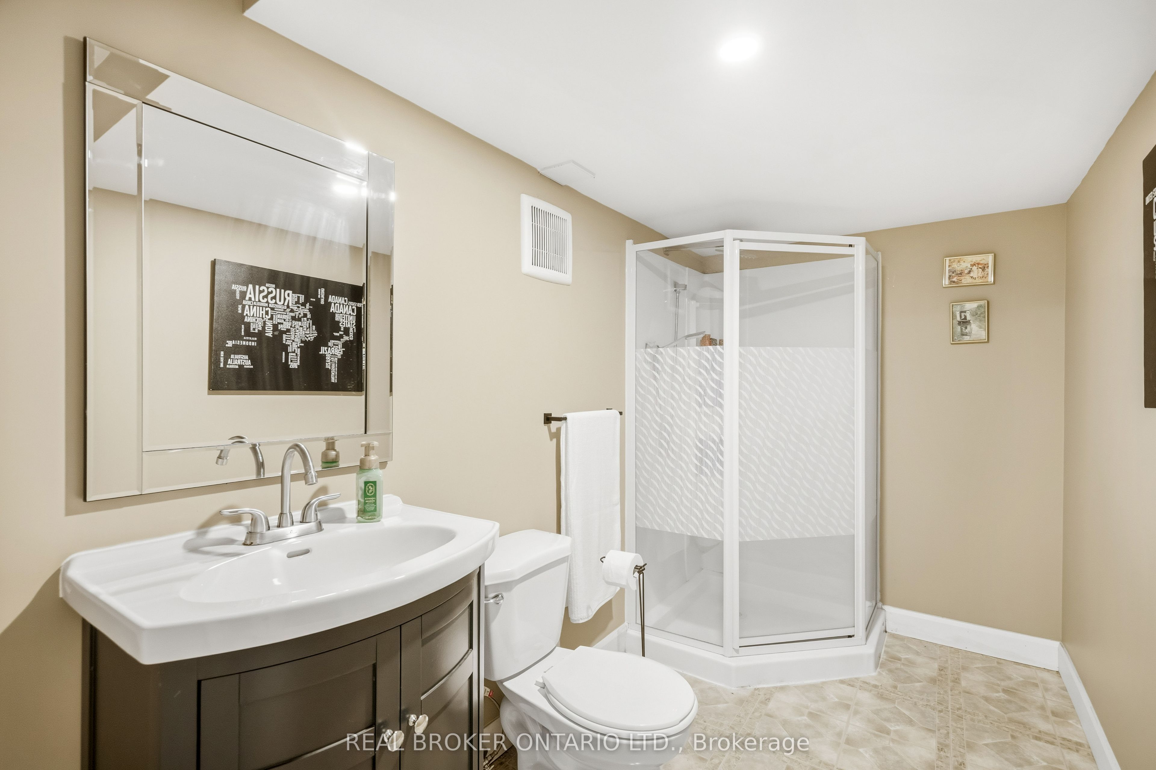 17 Lindbergh Drive Property Photo 29