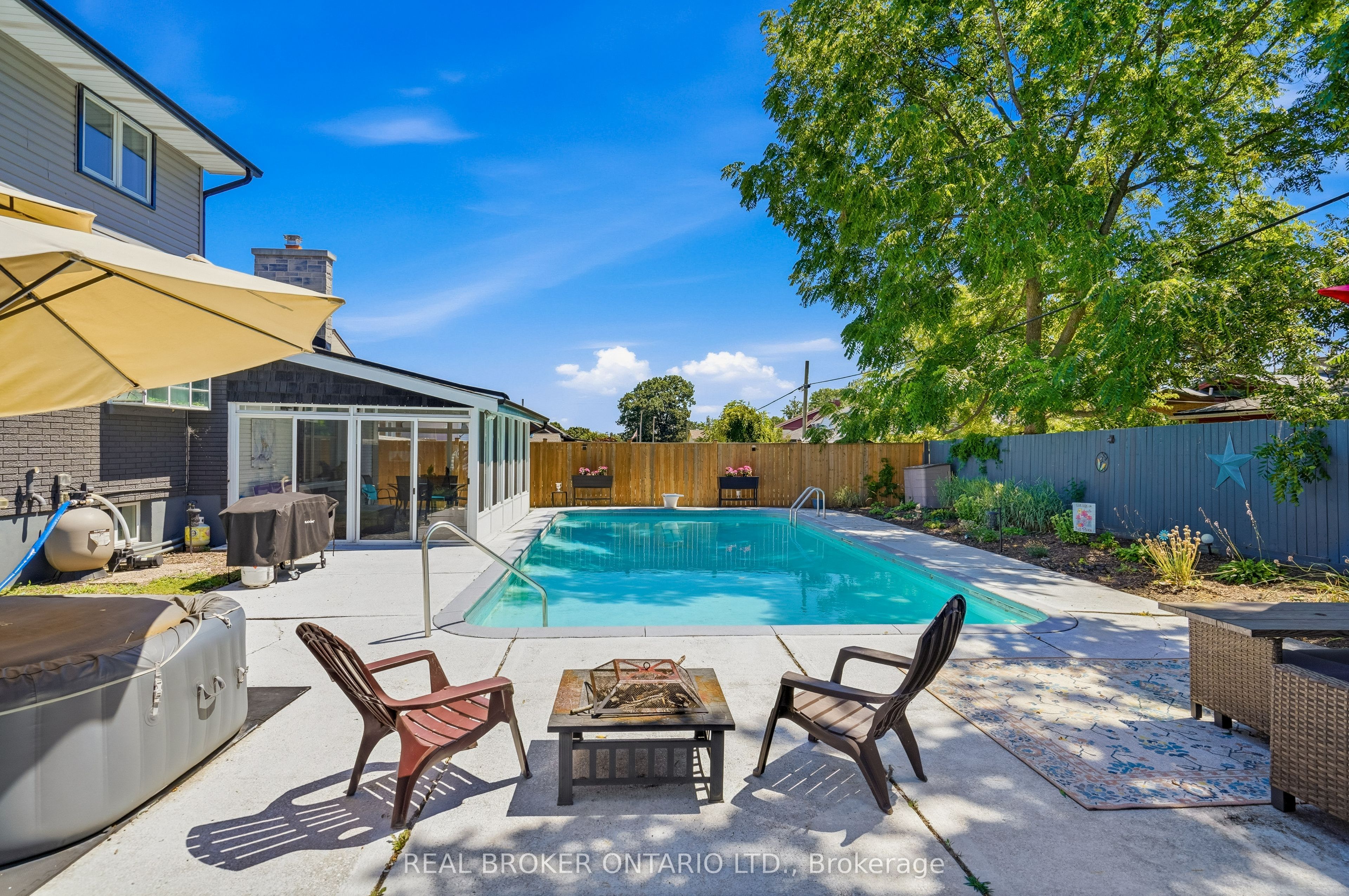 17 Lindbergh Drive Property Photo 39
