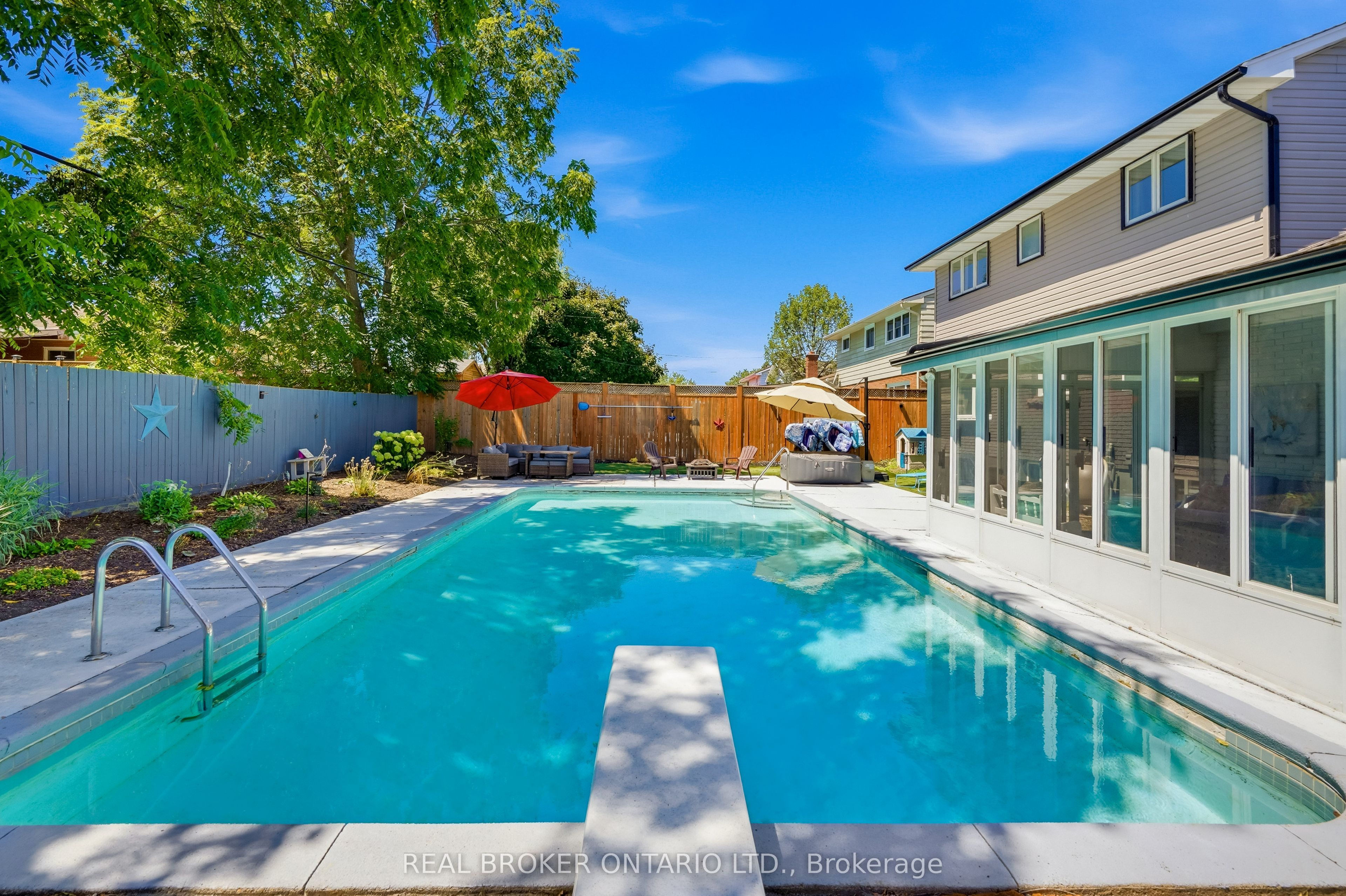17 Lindbergh Drive Property Photo 41