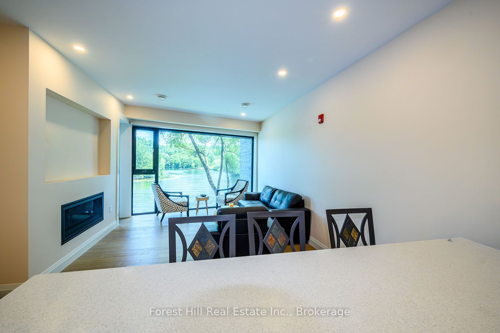 32 Brunel Road S 202 Property Photo 10